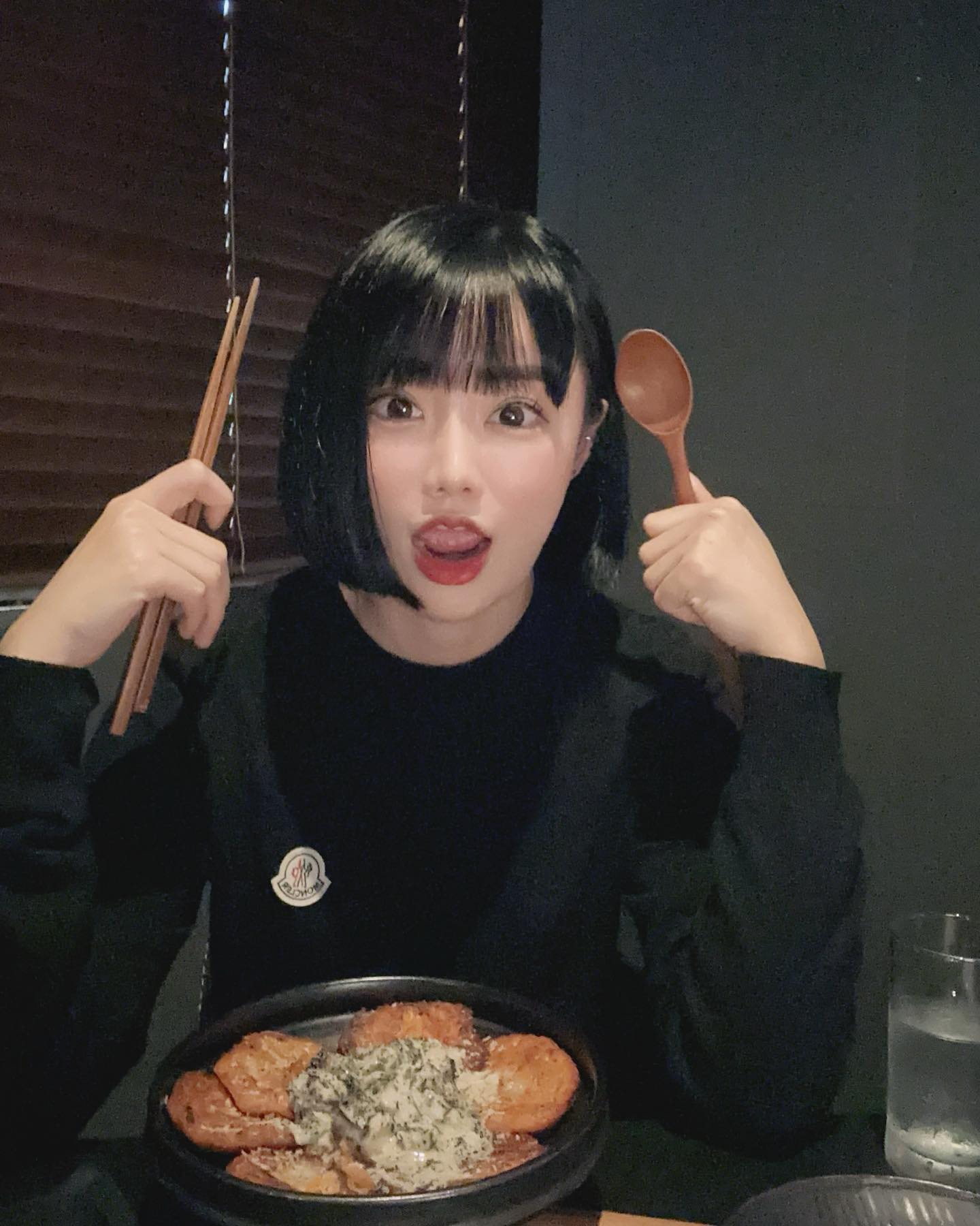 #협찬 

레스토랑+바가 합쳐진 고급 퓨전 한식 다이닝과 페어링되는 술이라는 컨셉을 가진 #페어링 분위기 미쳤다..여자들도 남자들도 다 좋아할 거 같은 #천안페어링 음식도 미쳤고 노래조차 좋다 또 가고싶다 또 먹고싶댜.. 

테이블 간격도 넓어서 수다떨기도 좋고 조명맛집이라 썸탈 때, #천안데이트 할 때 오기에 좋을 거 같당 

핫한 두정동에있는 곳이라 #두정동술집 을 찾는 다면 꼭 가보세요 사장님과 직원분들도 친절하시고 음식이 졸맛탱#천안술집 이 아닌  #천안맛집 에 들어가야할 곳… 

 #레스토바페어링 #리파인두정 #리파인천안  #천안생일 #천안하이볼 #천안와인 #천안칵테일 #천안분위기좋은술집 #두정동술집 #두정동맛집 #두정동하이볼 #두정동칵테일 #두정동분위기좋은술집