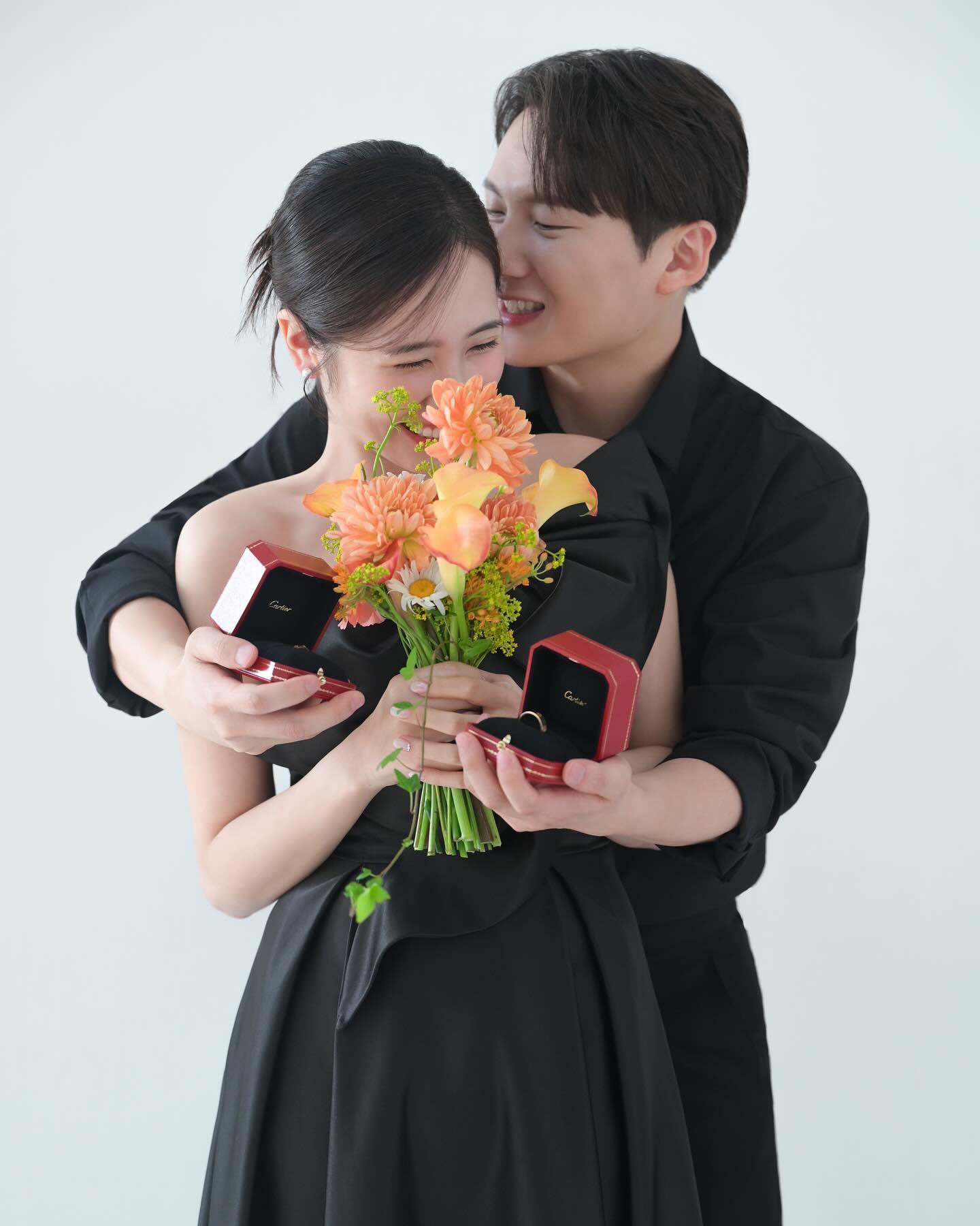 D-2..🤍
가장 좋아하는 계절에
결혼합니다.

일요일날 만나요😘