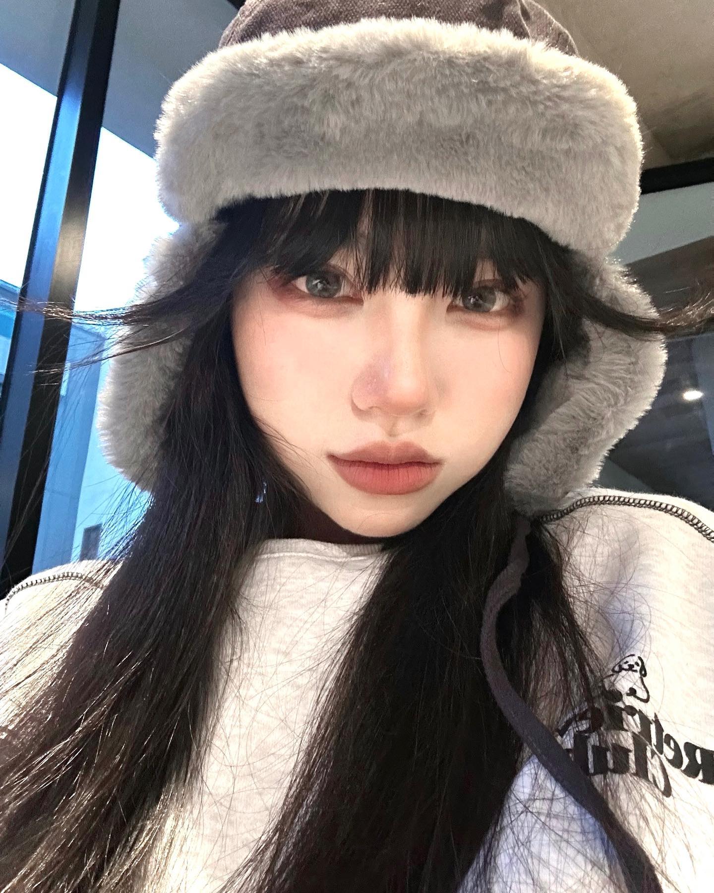 군밤 팝니다 🌰🌰

-
#제품제공 
상의: retriever_official 
HOWLING SOCCER CREWNECK [MELANGE GRAY]

하의: lmr__official 
드로잉 레터링 스웻 조거팬츠 OATMEAL
.
.
.

#트레이닝셋업 #군밤모자 #겨울코디추천 #캐주얼룩코디 #셋업코디