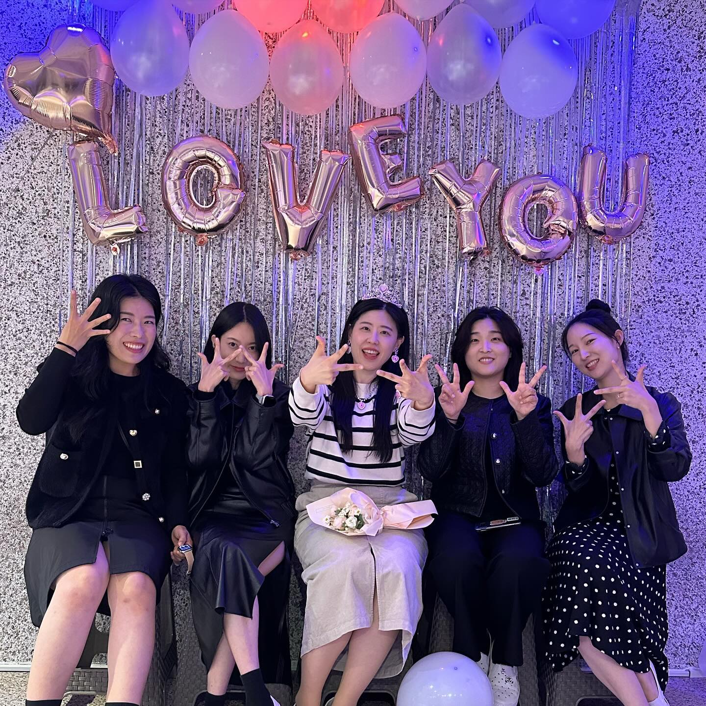 우리다워서 마음에 들었던 세번째 브샤👰🏻‍♀️
대학교 1학년때부터 지금까지 변함없는 털털함이 매력적인 친구들아 고마워🫶🏻 우당탕탕 브샤 성공😎