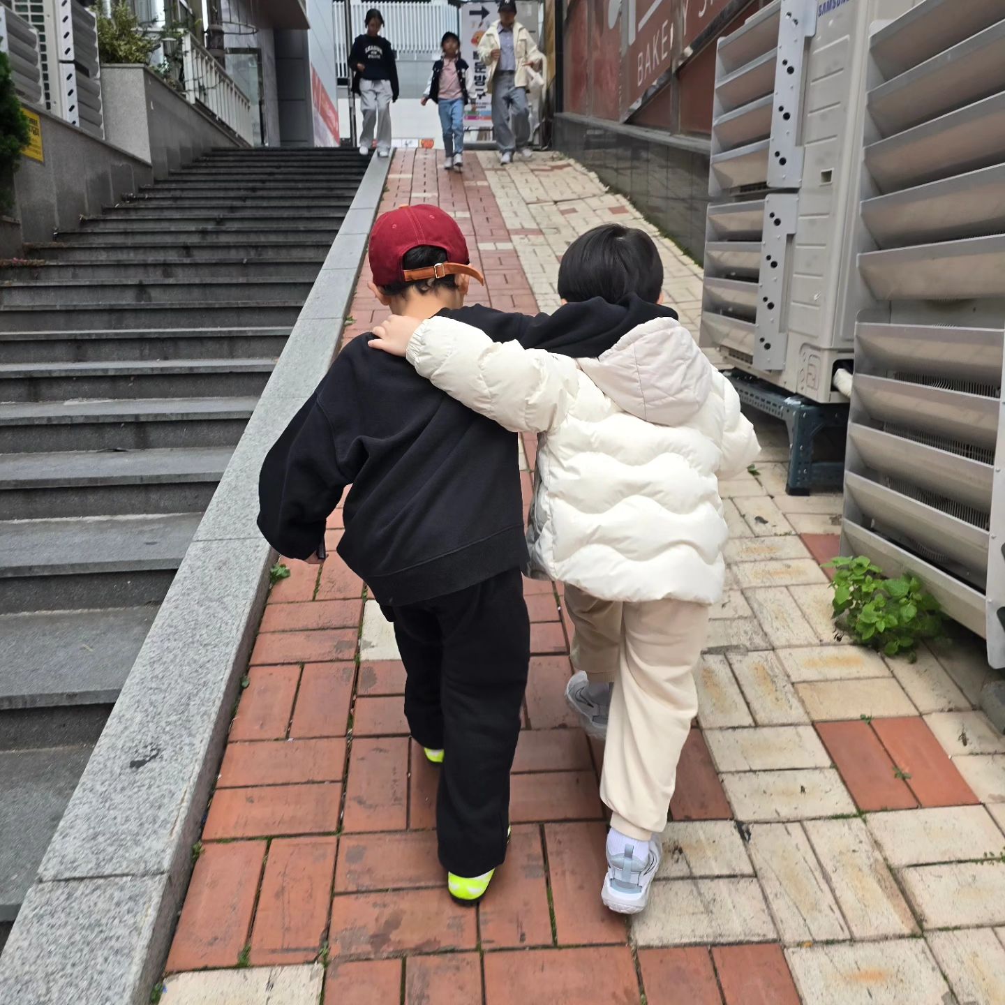 너희들 너무 귀엽다
이 우정 오래가♡