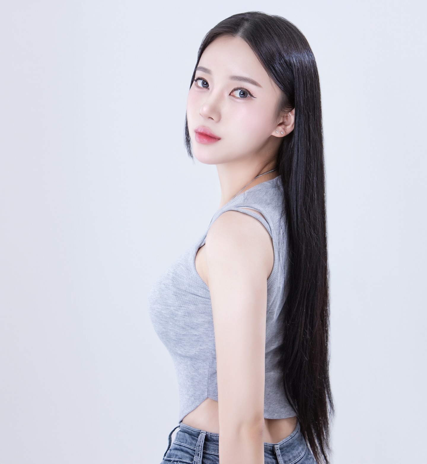 내가 이때까지 찍어본 사진관 중에 베스트 1위 ……….. studio3percent 
대표님이 1:1로 사진 코칭부터 포토샵까지 완~~~ 전 꼼꼼하게 찍어주심 원하는 부분 말씀 안 드려도 척척 해주시는게 프로의 향기가 🫡🫡 나는 거짓말 안 치고 여권사진이든 증명사진이든 꼭 다시 여기 갈 예정입니당 내 친구들은 알겠지만 내가 여기 개쩐다고 꼭 꼭 찍으라구 했다 ㅎ 부끄럽지만 이쁘게 봐주셔잉~ 🤍🕶️

#삼퍼센트스튜디오 #서면증명사진 #부산증명사진 #전포증명사진 #서면컬러증명 #부산컬러증명 #부산프로필 #부산프로필사진 #부산증명사진 #서면프로필사진 #프로필사진 #부산사진관 #서면사진관 #전포사진관