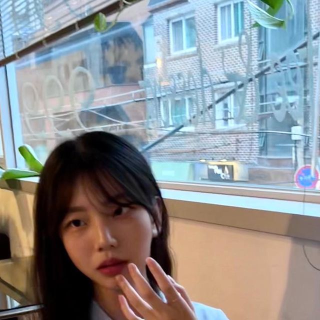 다하나 on Instagram: "비 오는 날에도 나일론 100% 반바지 하나 있으면 걱정 없당 통기성 좋구 가벼워서 덥고 습한 요즘 날씨에 딱인 아이템 ☔️😎👍 . #광고 #아이러니포르노화이트라인 #아이