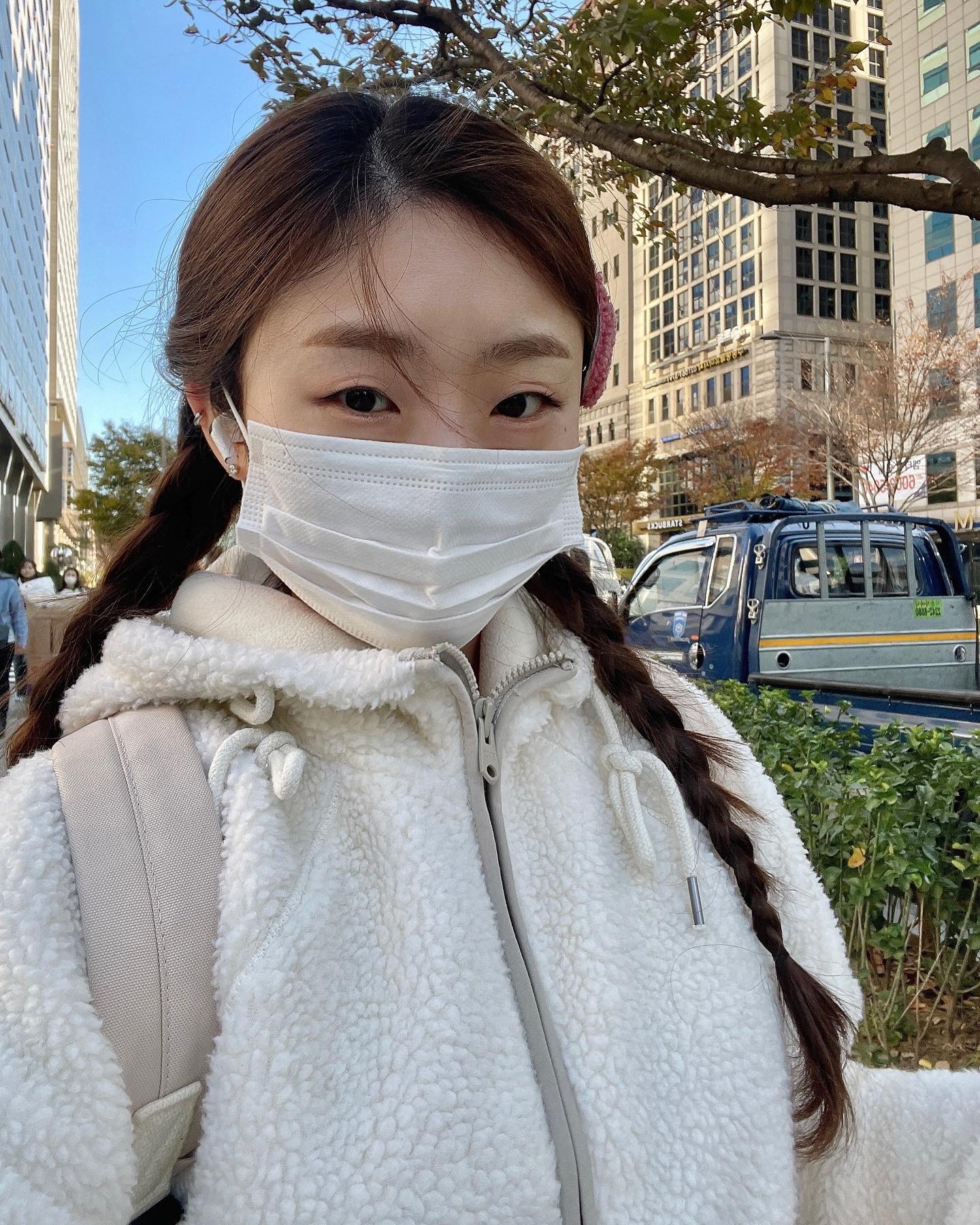 ♡ᵎᵎᵎ
이제 겨울되서 뽀글 삔 잔뜩 꽂을 수 있게 되었자나요 ʕ”̮ॽुෆ⃛

오랜만에 사람 많은 곳 나가서 업됐고
쏘베리베리 즐거운 하루였다~~~🩷🩷