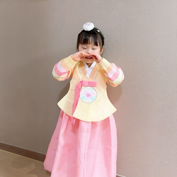 +24년 설날🫶🏻

새해 복 많이 받으세요!
한해도 건강하고 즐겁게 보내시길 바랄게요:)

#새배 #2024