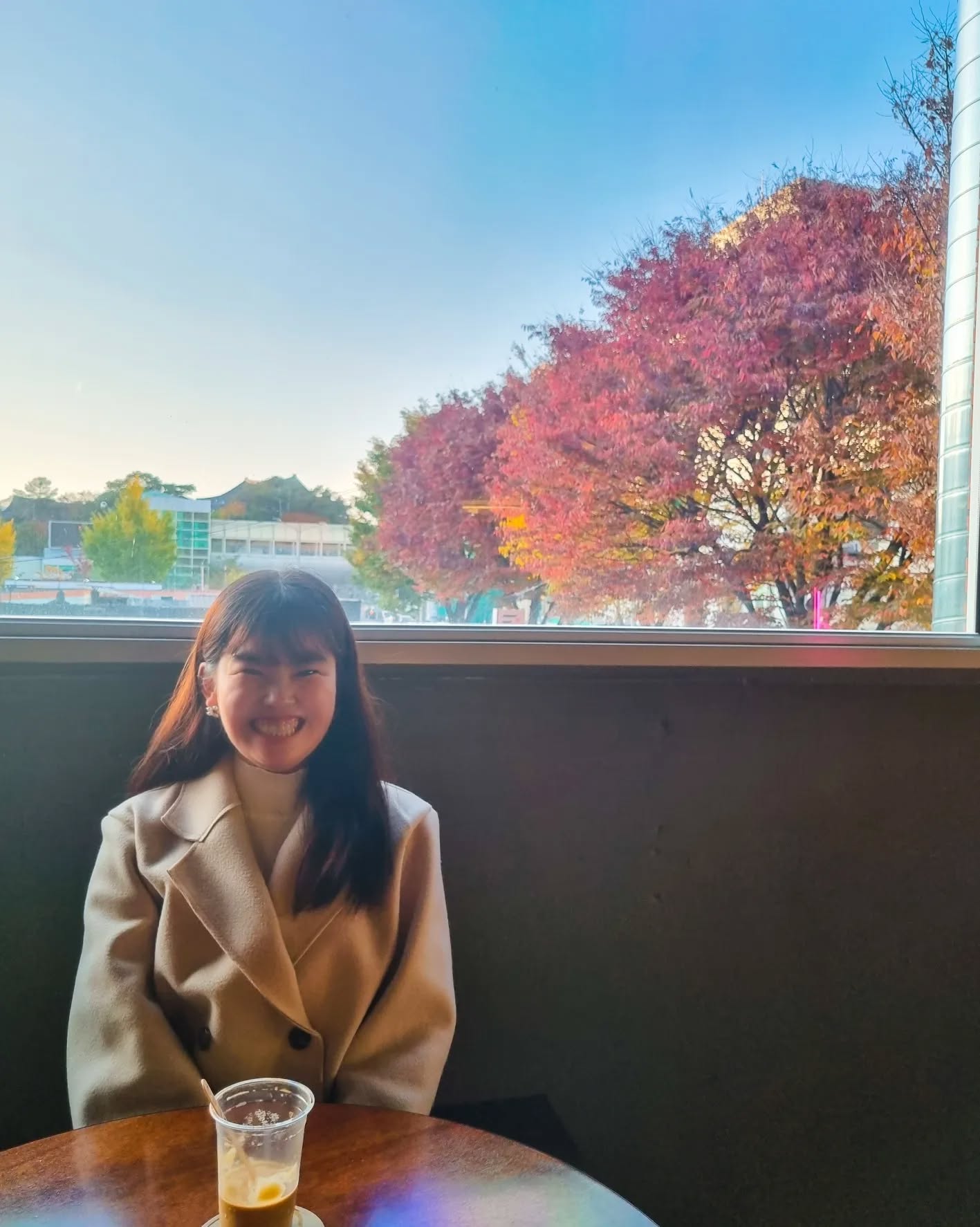 구미에서 단풍나무 보기 좋은 카페🍁🍂

지금 가면 예쁜 단풍나무와 함께 사진을 찍을 수 있어요
힙한 카페 분위기와 많은 베이커리들로도 유명하답니다

🎈구미 페트리코
▪️경북 구미시 원남로 106 2층
▪️주차장 없음
▪️마늘빵 인기