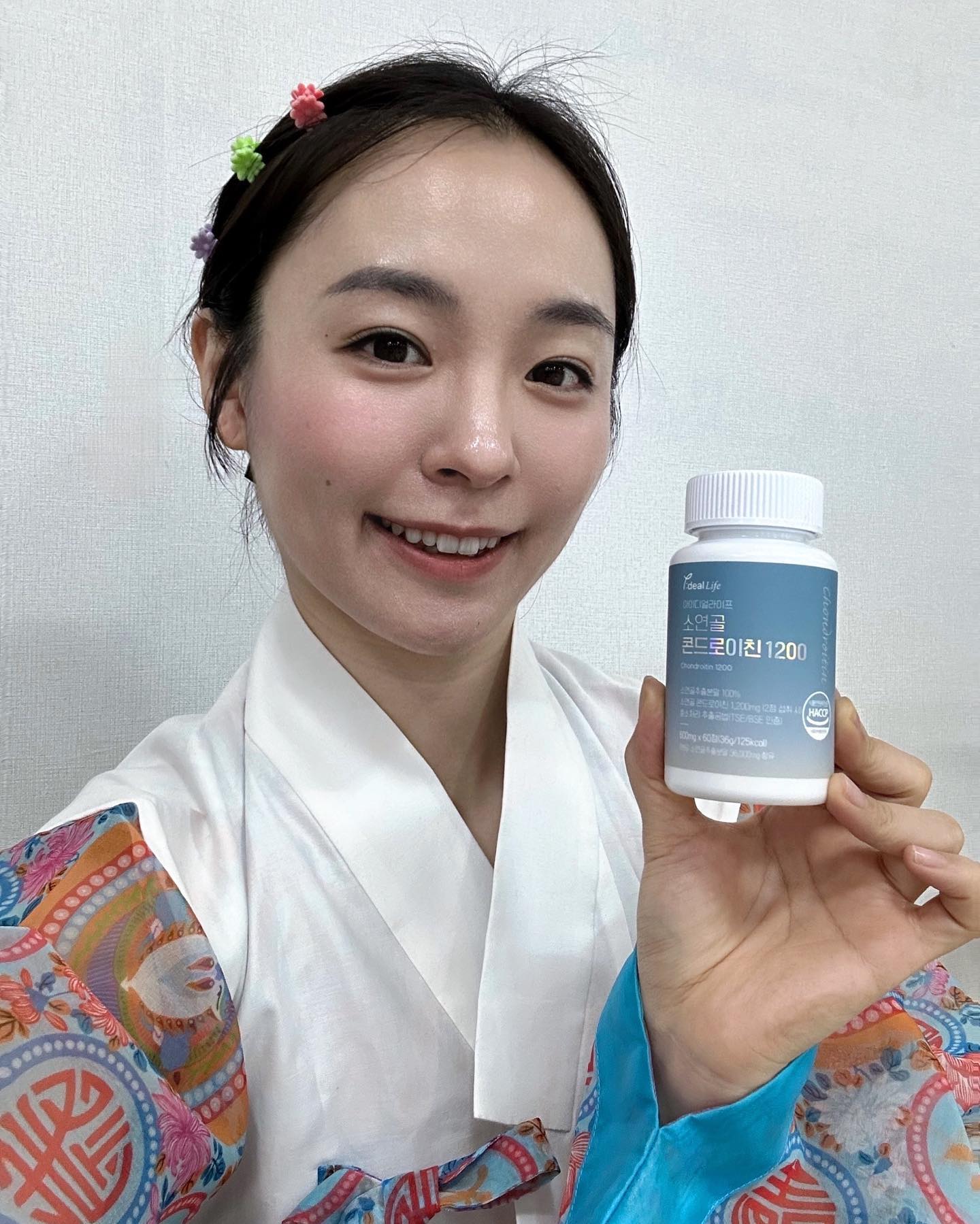 #광고 
🔹아이디얼라이프 소연골 콘드로이친1200🔹
코로나 때 공연도 줄고 연습량,운동량이 확 줄면서 
근육이 빠지고 몸이 많이 무거워졌는데
당연하게도 관절에 무리가 많이 가더라고요🫣
나이가 깡패인 시절도 지나가고 ..🥲
저도 이제 보조제로 관리를 시작해야하나 고민하고 있던 찰나에 
사이즈가 작아서 목넘김도 편하고 
특별한 스멜이 없어서 거부감 없이 섭취할 수 있는 
관절 영양제를 만나서 Vㅔ리 좋네요☺️👍
❕자고 일어났는데 찌뿌둥한 몸
❕운동하면서 나는 관절 소리
❕구석구석 시리고 불편한 몸
이런분들 한번 드셔보세요🕺🏻

몸이 재산이자 무기인데, 튼실한 근육 믿고
몸관리에 너무 소홀했던 나 자신 반성하고
잘 모셔놓지만 말고 연습하기 전에 꼭꼭 챙겨먹기!!!
소중한 내연골 
ideallife_official 콘드로이친 1200으로 절대 지켜!!!😎✨

#협찬 #아이디얼라이프 #콘드로이친 #소연골 #소연골콘드로이친 #관절케어 #관절영양 #저분자콘드로이친 #콘드로이친추천
#20대 #30대건강 #관절통증