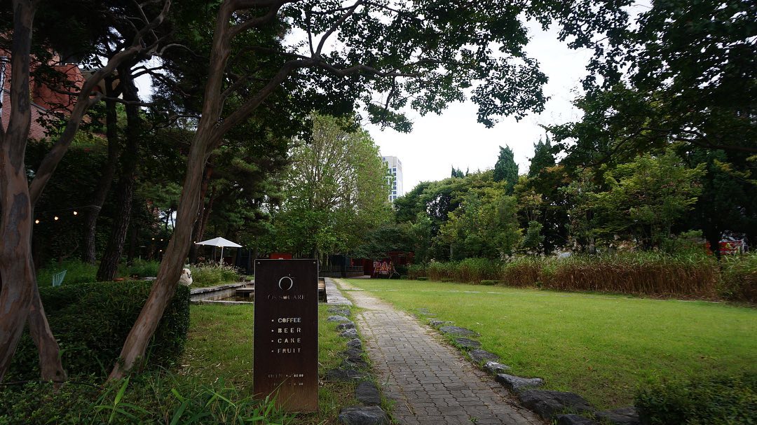 .
카메라로 처음 찍어본 사진들 📷
.
.
.
.
.
#전주 #오스스퀘어 #차우차우 #카페추천 #소니 #카메라 #sony #Nex-5r #미러리스