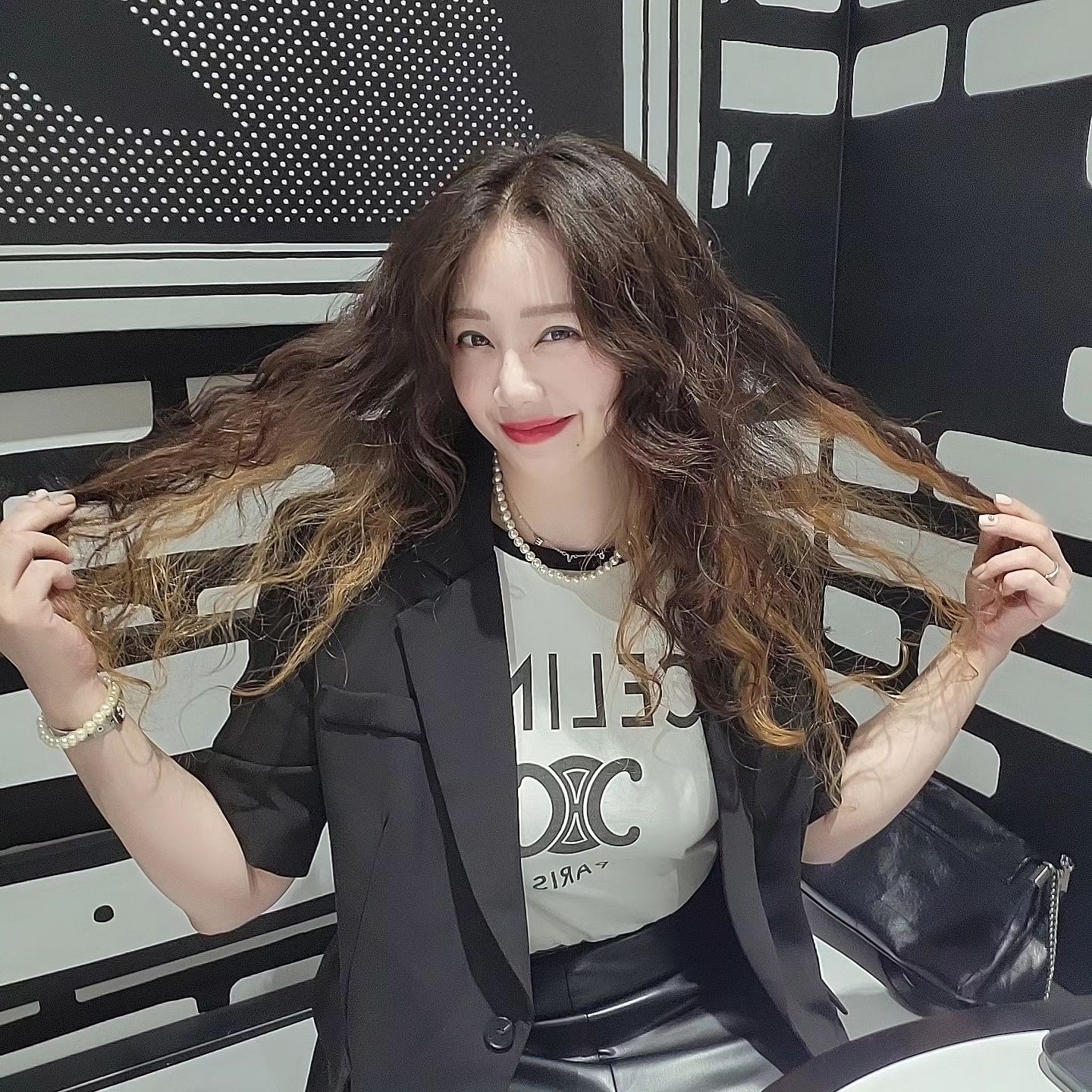 👋

뽀글혜림 이제 안녕해요...👋
가을이니까
차분해져볼게요...🙃

새로운 머리 기대중

#모아나펌 #헤그리드