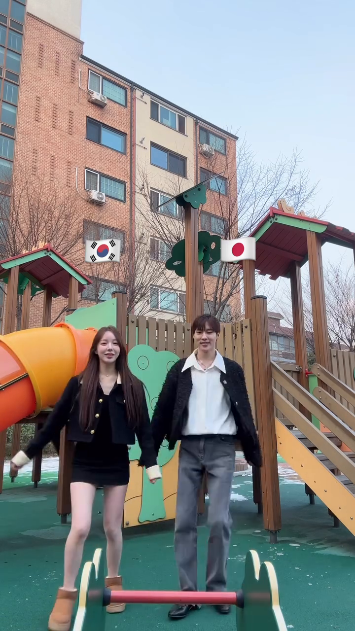 일본인 친구 마롱이랑 릴스 찍기🎅🏻 
(2년만에 만남ㅋ ㅋ ㅋ ㅋ ㅋ ㅋ ㅋ ㅋ ㅋ )

마롱이가 릴스 찍어보고 싶어서 
오늘 오는 길 내내 릴스만 보면서 왔다는데
어째… 이 할미가 같이 찍어야지… 🤣🤣🤣