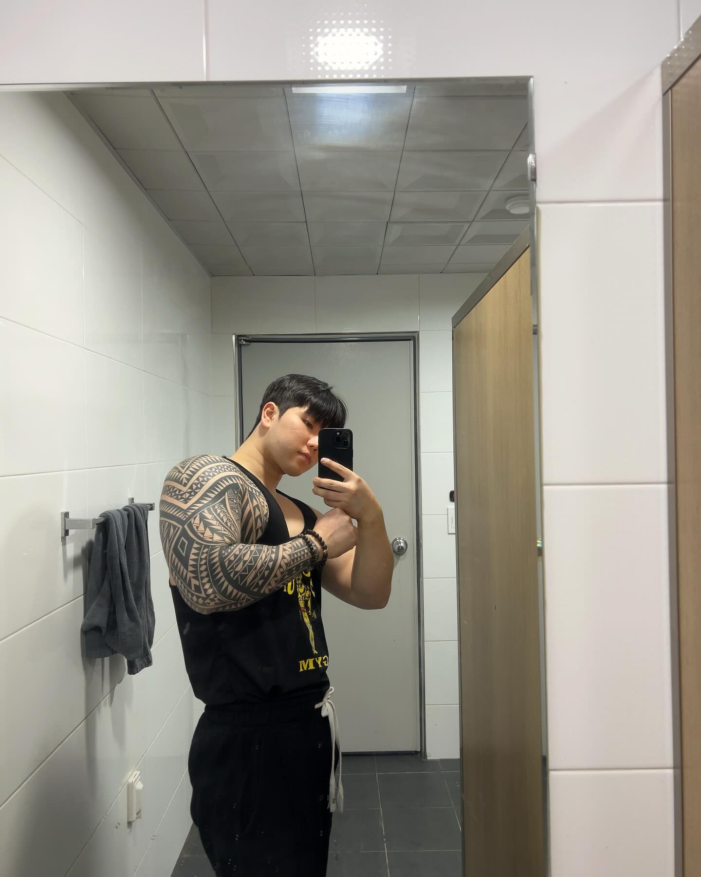 컷팅 근황 5주차 전(87kg) > 후(79kg)
기간은 4~5달 남았고 목표는 체지방 3% 
내몸에 대한 데이터가 없어서 천천히 클린하게 하고 있는데 모든게 어렵고 아직은 재밌다
