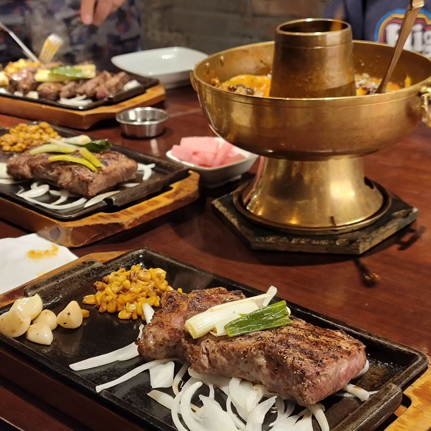 맛있는 #이화옥스테이크 
스프도 맛있고 스테이크는 더 맛있고
어린이도 미듐 수준으로 구워도 잘 먹어요

#동탄스테이크맛집 또 오리라~

스파게티는 수제비 느낌 
맛은 좋음 굿굿!

#동탄맛집 #고기먹는날 #나혼자하는먹스타