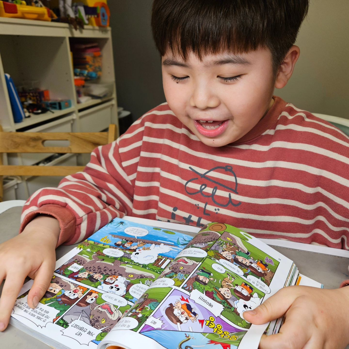 📚독서기록

#흔한남매수수께끼어드밴처4

아이들이 너무좋아하는 만화책, 후니도예외는 아님!
수수께끼어드밴처는 단순한 흥미만화가 아니라 
수수께끼,상식까지 배우니 내맘에도 쏙드는 #인기만화책 
선물같은 독서시간😍
.
.
.
#협찬 #미래엔아이세움 #아이세움