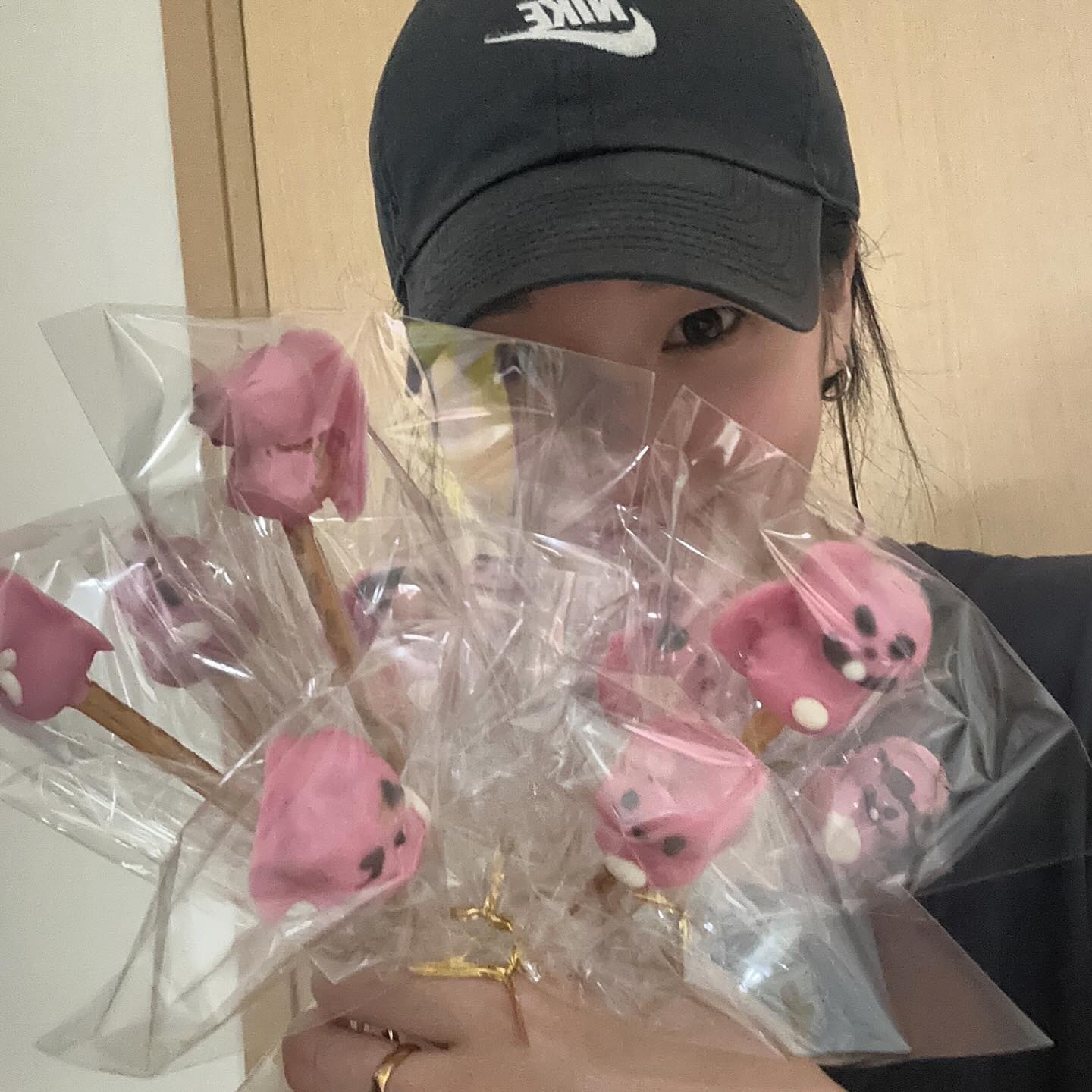 매년 빼빼로 데이때마다
직접 만들어쥬는 남편 고마바❤️ 
올해가 제일 잘만든듯ㅋㅋㅋㅋㅋㅋㅋ