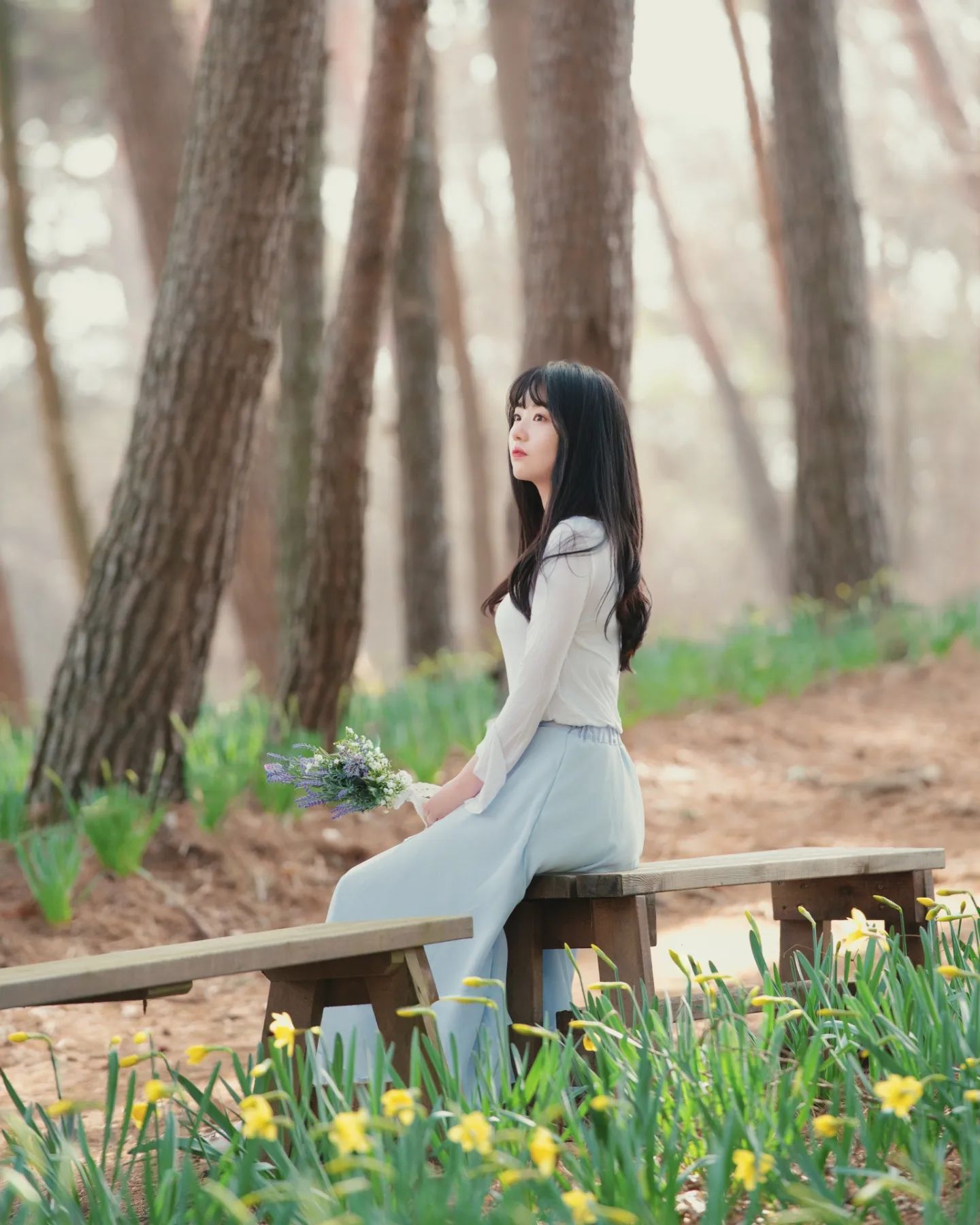 🏵
수선화 마지막 촬영 컷💛

노란 수선화 너무 예쁜거 아니냐구~

아침에 들어올때는 차가 그리 많지 않았는데
나갈때 보니까 차 줄이 어마무시해서 놀램...

역시 예쁜 곳은 사람들이 다 아나봄~
.
.
.
.
.
#유기방가옥