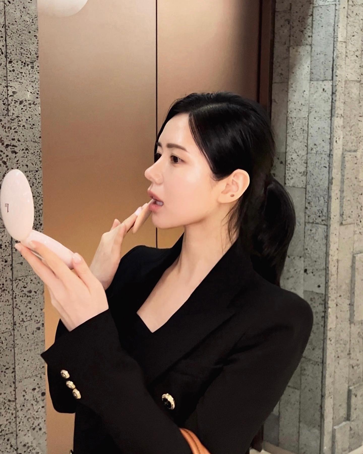 ⋆ ₊ ﾟ ☽ * ₊ ⋆불꽃놀이 놓친 날❤️‍🩹😟
.
.
.
#ootdfashion #ootd #selfie #dailylook #daily