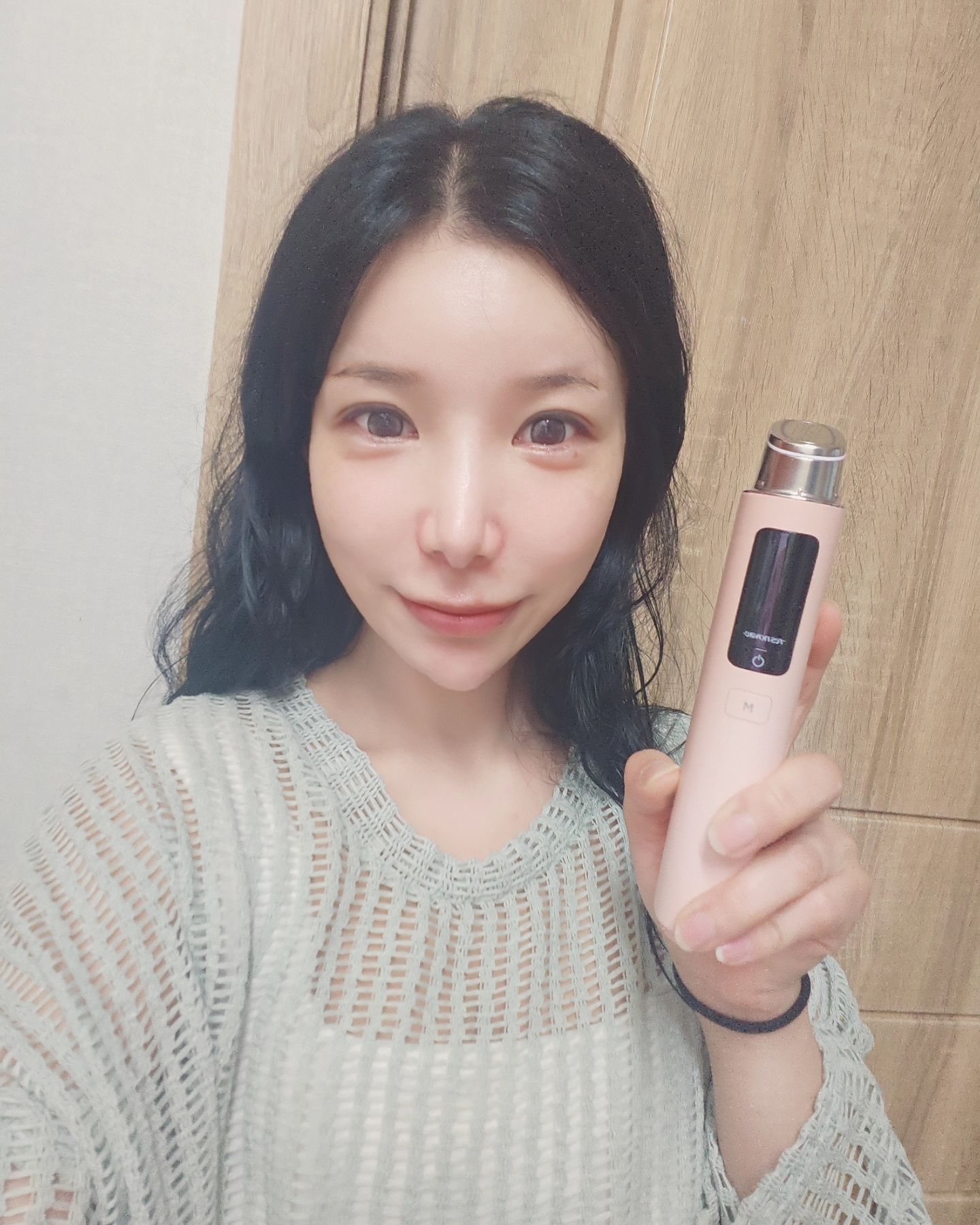 🏷레스노베 코어 임팩트
코어 임팩트가 6월23일 일요일에 홈쇼핑에도 방송했다고하네요~쇼호스트 분들이 너무 설명을 잘해주셨더라구요ㅎㅎ
직접 써보니까 효과대박👍

제가 젤 중요하게 생각하는 피부 미백과,탄력을 하나의 기계로 관리할수있으니깐 너무 좋은거있죠ㅎㅎ

레스노베앰플과 같이 사용하니 효과도 너무좋구
피부결,광,탄력도 효과가 완전 만족이예요♡

resnovae_offlcial

#협찬 #레스노베 #resnovae #COREIMPACT #CORE_IMPACT #레스노베코어임팩트 #코어임팩트 #서현디바이스 #울트라포레이션 #인듀셀 #인듀셀앰플 #INDUCELL #홈쇼핑디바이스 #울트라샷 #뷰티디바이스 #홈케어기기 #피부관리기 #홈케어추천 #홈뷰티 #셀프피부관리 #뷰티디바이스추천 #홈케어관리 #홈케어피부관리 #피부관리기 #물광피부 #앰플추천 #모공케어 #미백케어 #주름케어 #모찌피부