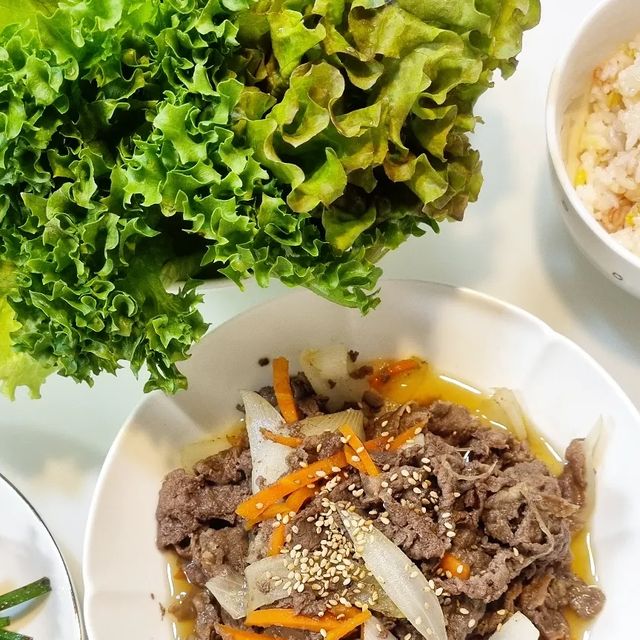 𝐅𝐎𝐎𝐃𝐘_𝐓𝐎𝐔𝐑🧳😋 on Instagram: "#광고 1986년에 문을 연 한우 전문점 벽제갈비에서 만든 명품 한우양념불고기로 저녁식사 뚝딱 해결했어요👩‍🍳 매일 경매되는 한우 중 최상