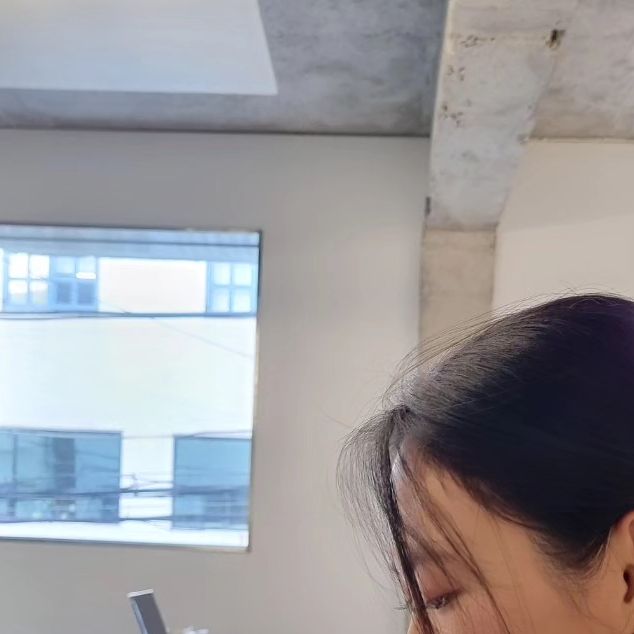 유하랑 on Instagram: "#광고 @dotnote.perfume 성수점 특유의 따뜻하고 내추럴한 분위기 속에서 매번 갈때마다 제대로 힐링하고 오는 공간 🥰 조향사 개입없이 혼자서 또는 둘이서 도란도란 즐길