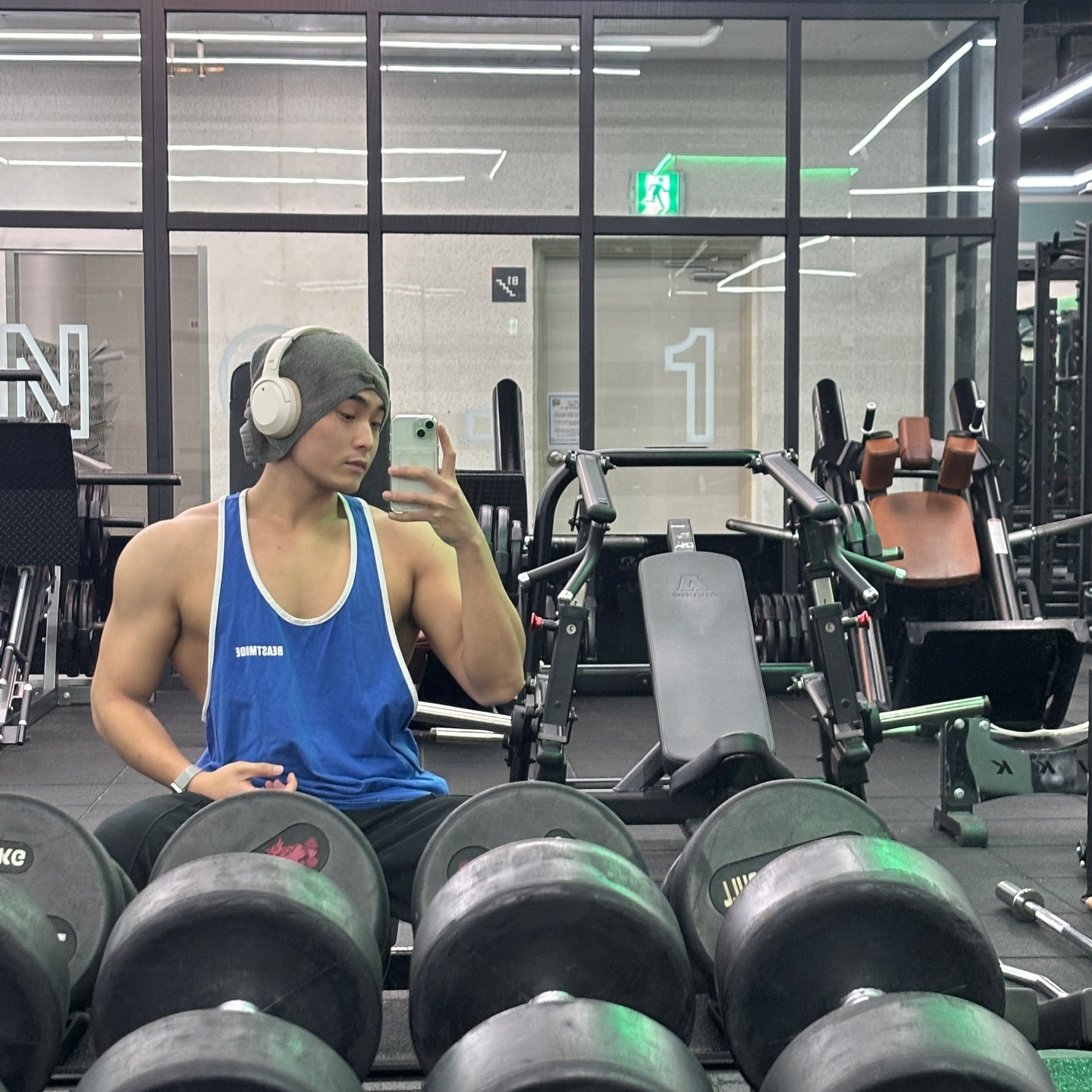 .
오랜만에 운동 게시물🏋️
얼른 다리 나아서 유산소도 해야 하는데
체력 떨어지는 게 느껴진다🥲