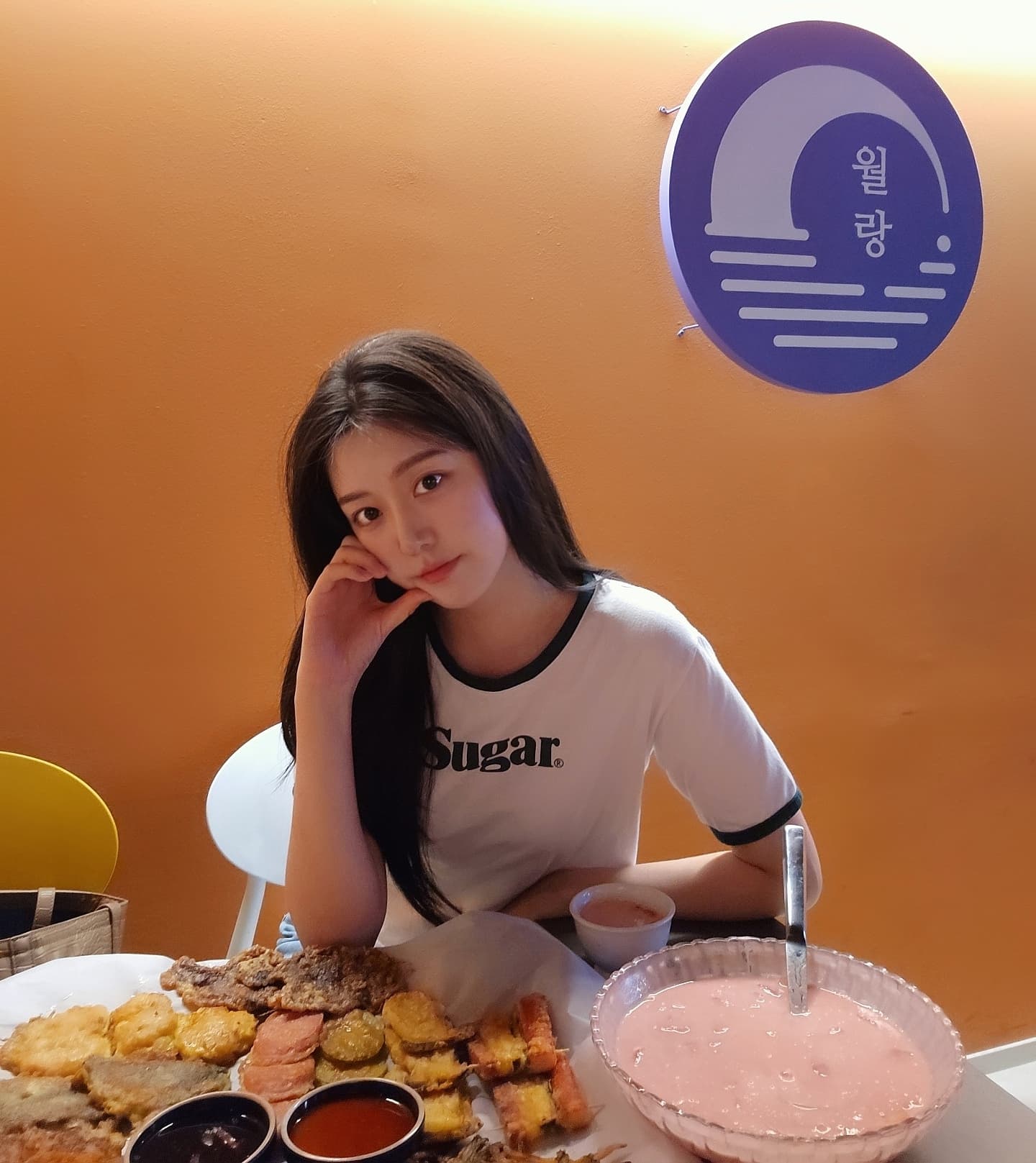 #협찬 

막걸리맛집 월랑 광장코아점 방문✔️ 💜💛
 
 모듬전이랑 생딸기막걸리 먹었어요! 모듬전 종류는 해물정구지전,김치전,육전,동태전,깻잎전,오미산적,동그랑땡,애호박전,버섯전,소세지까지 종류가 정말 다양해서 골라먹는 재미가 있더라구요 

주문하면 바로바로 만들어주신다고 해용 

엄청 바삭바삭 하고 맛있어서 감동 😢☘️💐
 생딸기 막걸리는 딸기가 듬뿔듬북 들어있고 양도 엄청 많네용 ㅎㅎ 맛있어용 

 다음에는 생바나나 막걸리도 마셔봐야징 ㅎㅎ 

 맛있는 과일 막걸리 마시고 싶을때 자주 올거같아요 

1.2층건물로 되어있고 
 프라이빗한 공간도 많고 단체로 회식으로도 최고네용 ✨️

.
.
.

 #리뷰노트 #월랑광장코아점 #막걸리맛집 #대구막걸리 #대구딸기막걸리 #두류동맛집 #두류막걸리 #대구두류동맛집 #대구광장코아맛집 #대구광장코아술집 #대구단체모임 #월랑