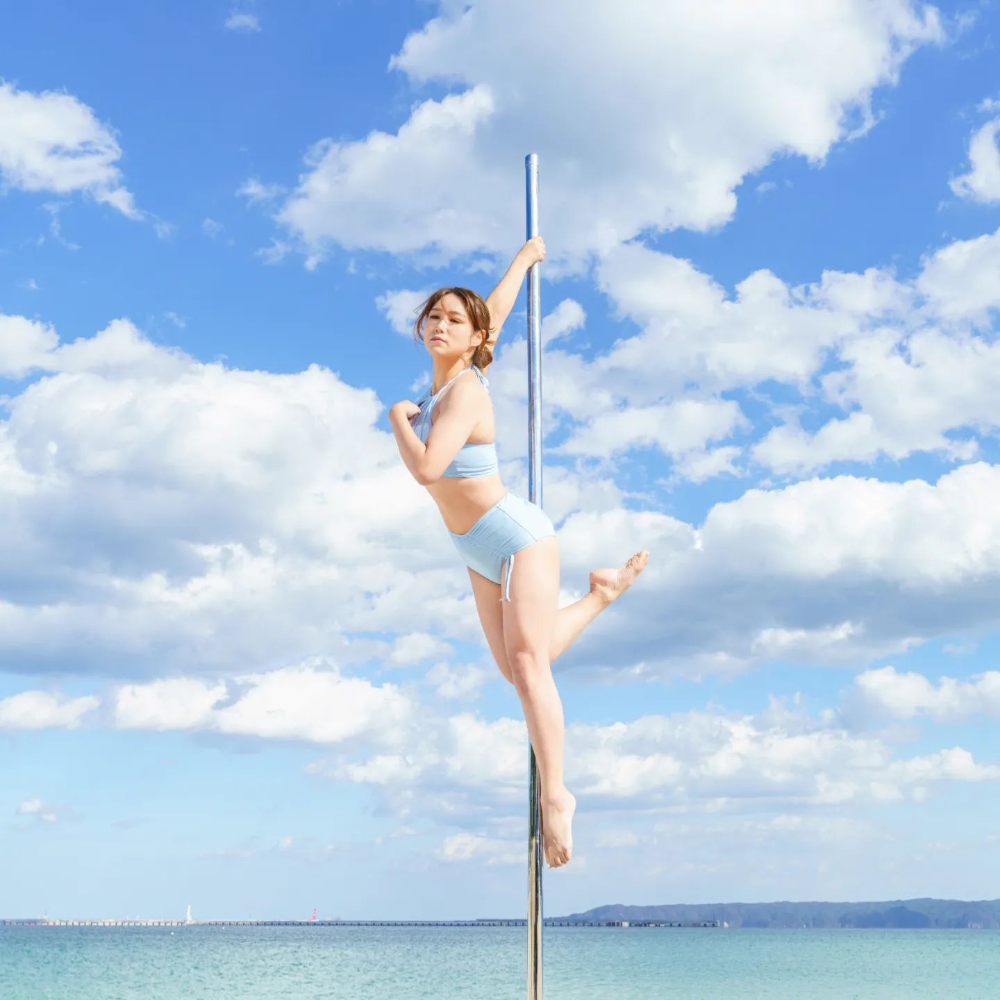 잘할 수 있을까요?
당연하죠!!라는 daily_polestudio 쌤의 응원과 함께 시작했던 폴 프로필💙
또 멋지게 찍어주시고 보정해주신 작가님👍🏻
지금의 나를 기록하고 싶어 도전했는데 매우 만족스러웠다!
사실 다이어트를 하고 한 번 더 도전하고 싶다🤟🏻히히
더 멋질 삼십대의 나! 
화͙이͙팅͙ ୧( “̮ )୨✧
👉🏻작가님 by.wonnywonny 최고❤
👉🏻학원 daily_polestudio  최고❤

#폴프로필 #프로필사진 #야외폴프로필 #화이팅 #대구프로필 #대구폴댄스