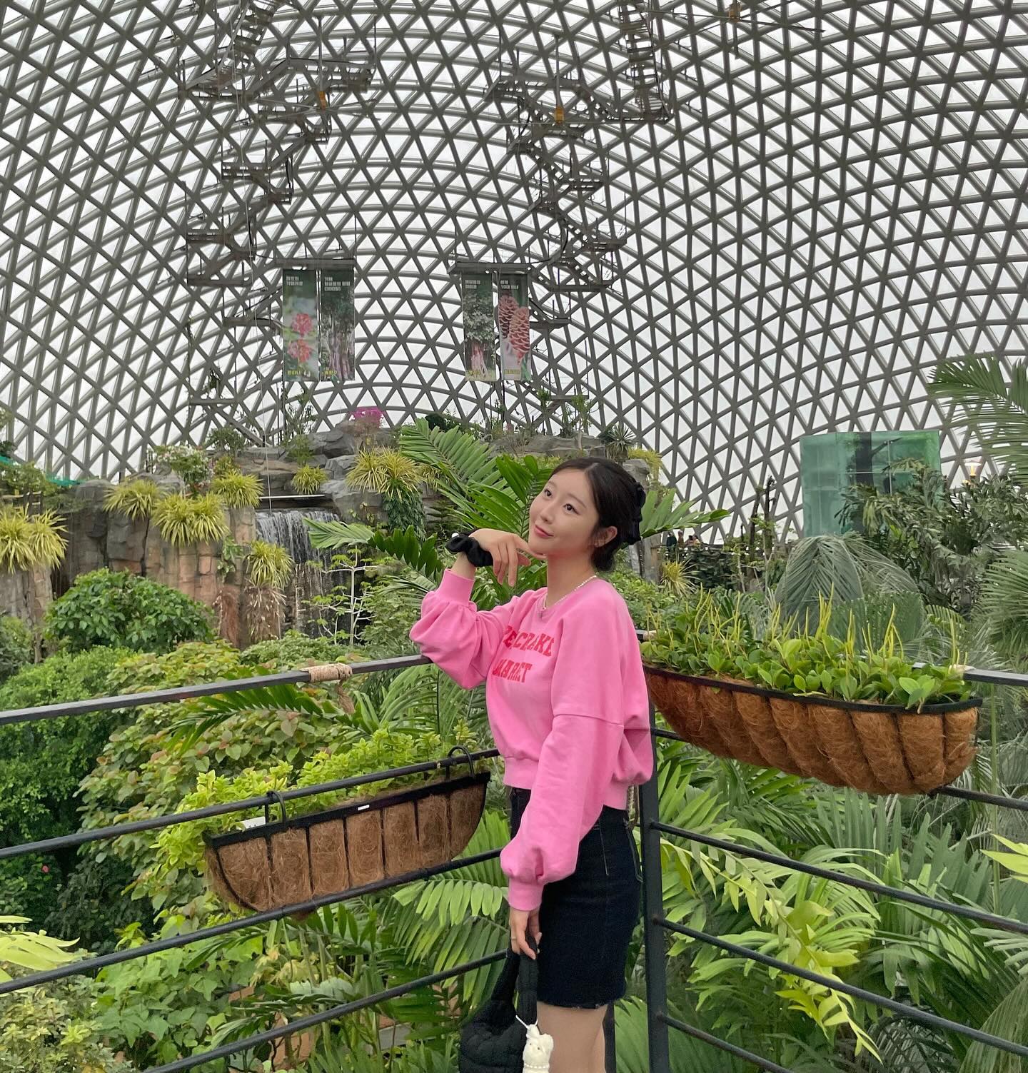거제도 여행 사진 업뎃❤️
거제식물원 + 씨월드 + 바람의언덕 조합🌴🐬🏞️
다덜 즐주보내요🫶🏻