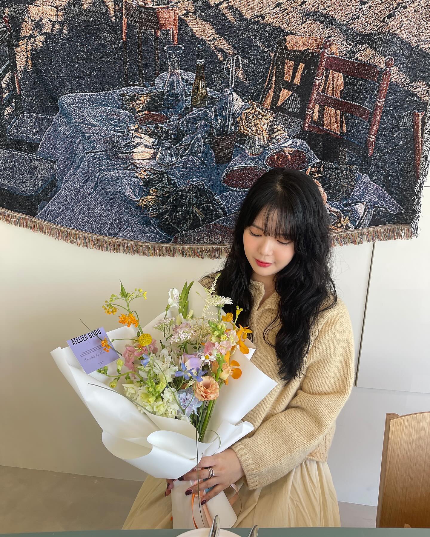 생일때마다 꽃다발 챙겨주는 그녀.. 고맙습니다 🧡🫶🏻💛