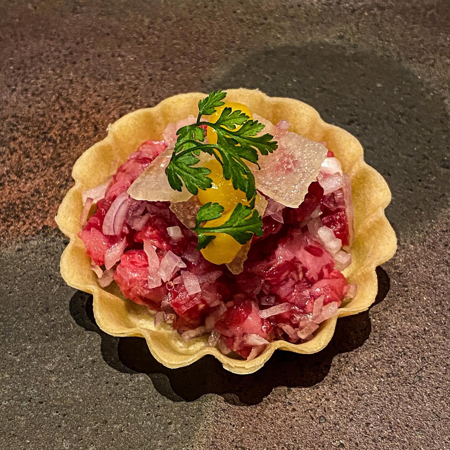 나인원 한남 맛집인 #피에세

홍콩에서 시작된 중화요리의 새로운 형태인 #누벨시누아

퓨전식의 홍콩요리를 만날 수 있는 피에세의 디너코스

다양한 와인도 많이 준비되 있어 비즈니스 모임을 갖기도 좋은 곳

색다른 중화요리 즐기고 싶은 분들께 추천드려요~

91hannampiece 

#나인원한남맛집 #한남동맛집 #나인원한남 #고메494 #고메494맛집
#챠슈 #디너코스 #파인다이닝 #한남동중식당 #쪼꼬젤리_파인다이닝