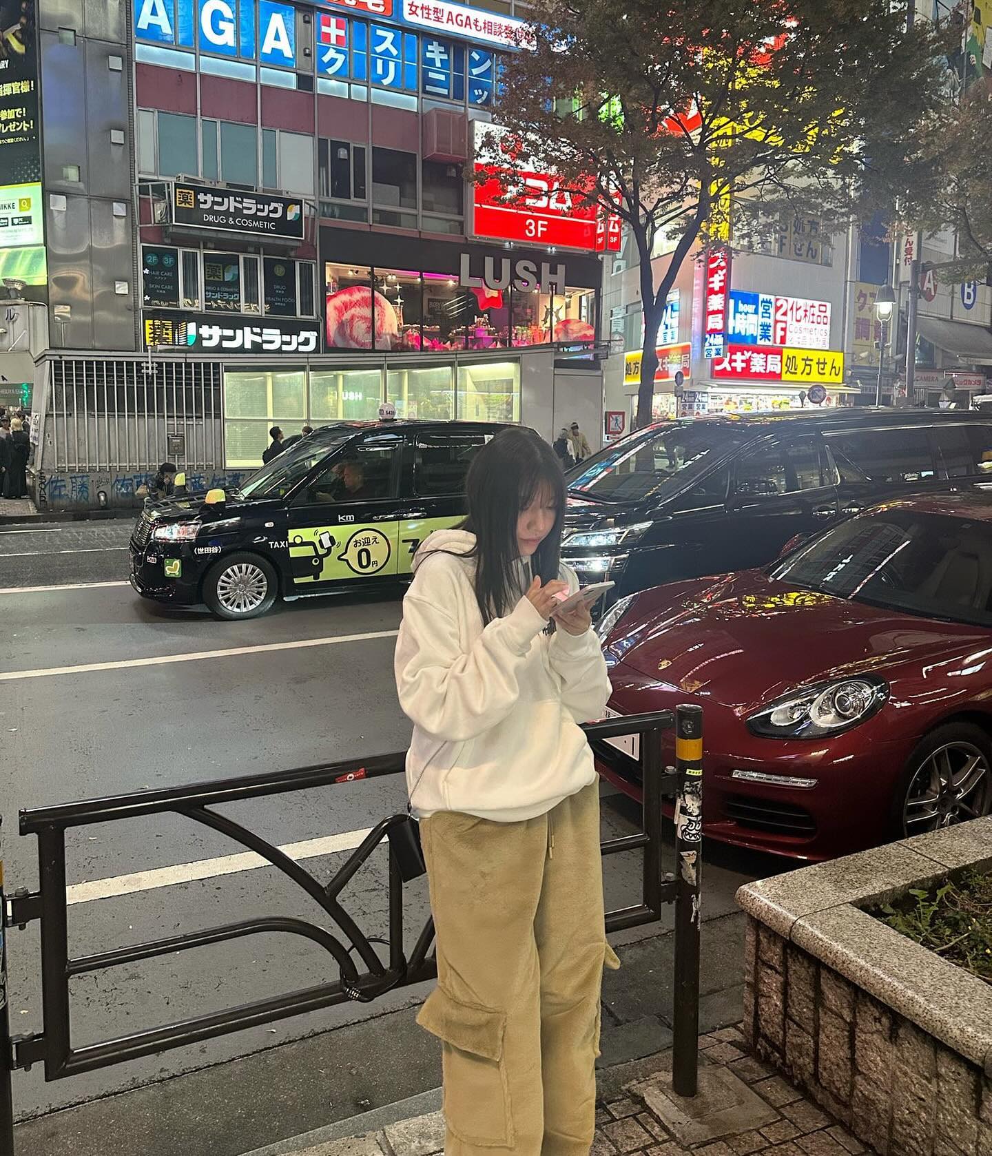 따숩고 귀여운 밍크바지🐻
안감 2온스 누빔으로 한 겨울에도 든든해요

➽지금 보고 있는 상품은?
에크미 밍크 포켓 팬츠 2color 23FW

➽스토어 상품 둘러보기
luvit___sy 

#모던시크 #데일리룩 #씨엘쇼룸 #에크미 #acme #밍크바지 #방한용품 #누빔팬츠 #겨울팬츠 #포켓팬츠 #겨울신상 #겨울코디
