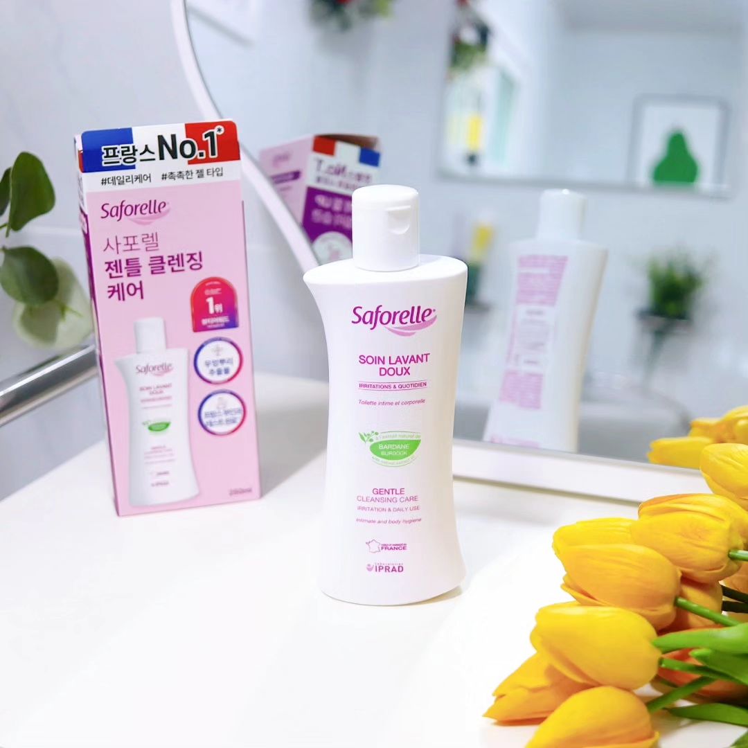 #협찬 #사포렐 #사포렐여성청결제

울 인님들은 Y존 케어할때 어떤 청결제 쓰세요?

꽤 많은 종류의 제품을 써봤는데,
[사포렐] 저자극 여성청결제 Y존케어가 가장 맘에 들어 지금까지 쭈욱~사용하고 있답니다.

제가 Y존 피부가 엄청 약해서 세정제를 쓰면 자극이 심해서 따갑고 아프기까지 했었거든요.

그런데 이 제품은 부드러운 거품에 하나도 안아프고, 오히려 살짝 쿨링감까지 있어 생리대 발진으로 상처있는 Y존에 사용할때마다 얼마나 개운한지~^^

완젼 반했자나요♡

순한 자연유래 성분으로 프랑스 부인과 테스트까지 완료한 제품으로 1989년부터 프랑스에서 30년 넘게 사랑 받는 1등 여성청결제라 그런지 더욱 믿고 사용할 수 있겠더라구요.

세정, 진정, 보습, 보호 4 in 1 효과로 생리 전&후, 배란기 등 분비물 많은 날, 불쾌한 냄새가 날 때, 건조에 의해 가려울 때 등 소중한 Y존을 청결하게 케어할 수 있어 굿👍 

부드러운 거품 타입과 촉촉한 물비누(젤) 타입 두 가지 제형이 있어 기호에 따라 선택하기 좋은 [사포렐] 저자극 여성청결제 Y존케어 꼭 한번 써보시길 강추드려요♡

 #올리브영 #올리브영여성청결제 #올리브영사포렐 #여성청결제 #여성청결제추천 #올리브영여성청결제추천 #올리브영추천 #올리브영추천템 #순한여성청결제 #Y존 #Y존케어 #씬님여성청결제 #저자극여성청결제 #순한여성청결제추천 #저자극여성청결제추천
