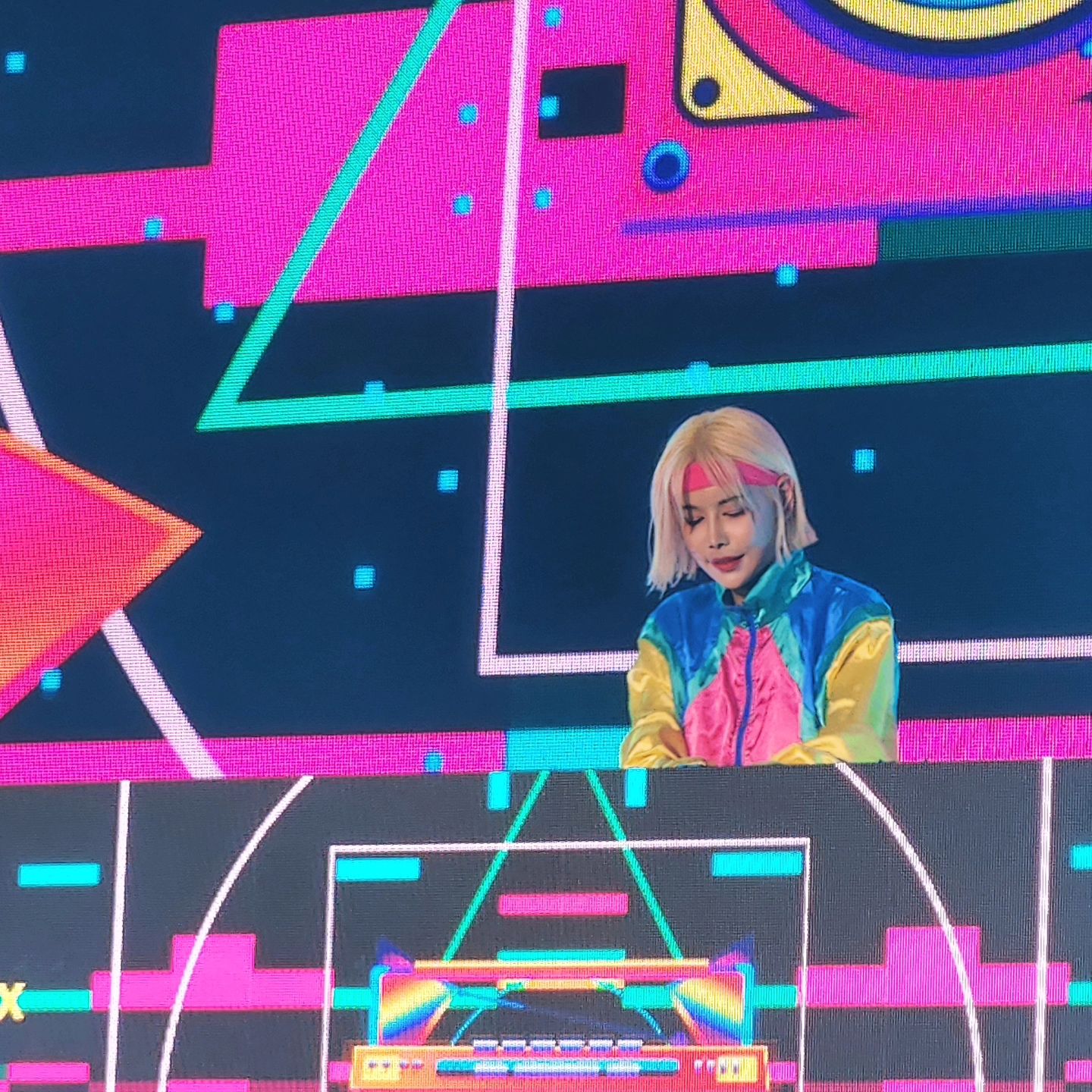 🎵
요즘 #레트로 공연으로
바쁘게 지내는중 ❤️

어디서든 어떻게든 항상
즐겁게 해드릴게요 :))

#여자디제이 #여자dj #girlsdj #koreadj #공연dj #축제dj #djrara #DJ라라 #디제이라라