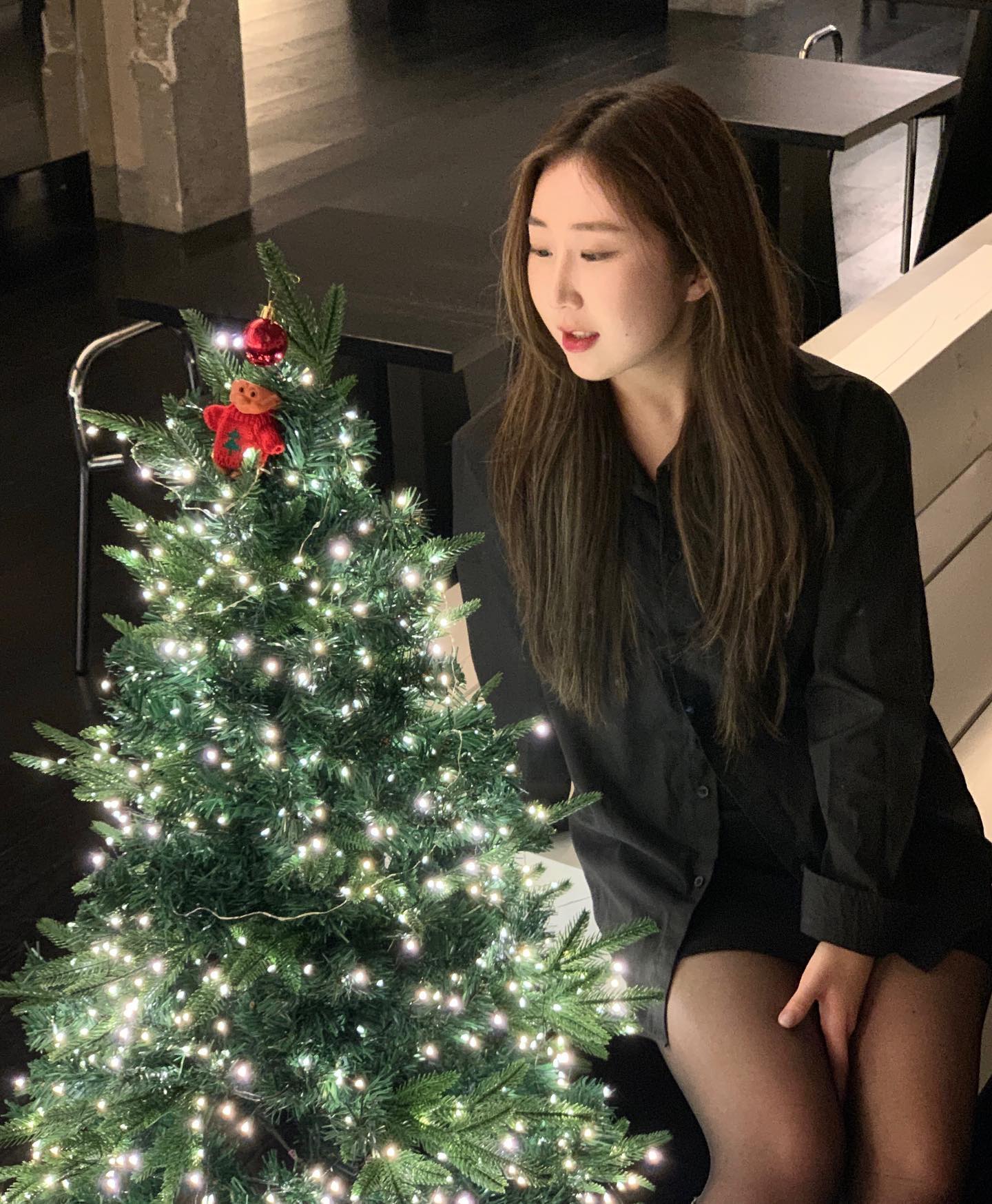 트리만 보면 냅다 달려가서 사진 찍기 🎄✨