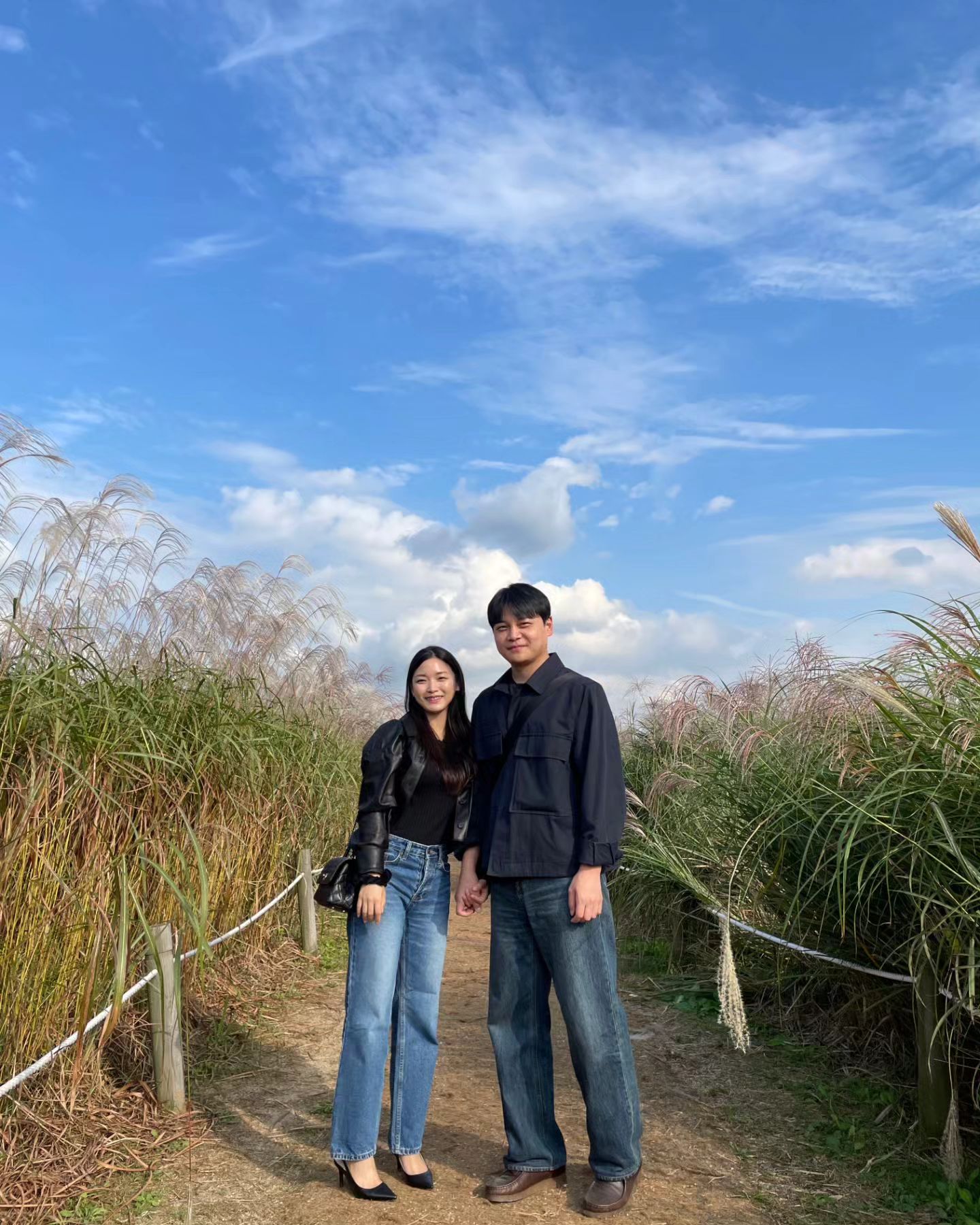 눈치게임 대실패 하늘공원 🌾

맹꽁이버스 타는 줄만 한시간을 섰지만
날씨도 좋고 억새도 넘 좋다

간만에 나들이👍🏻🥰

#하늘공원 #억새축제 #서울데이트