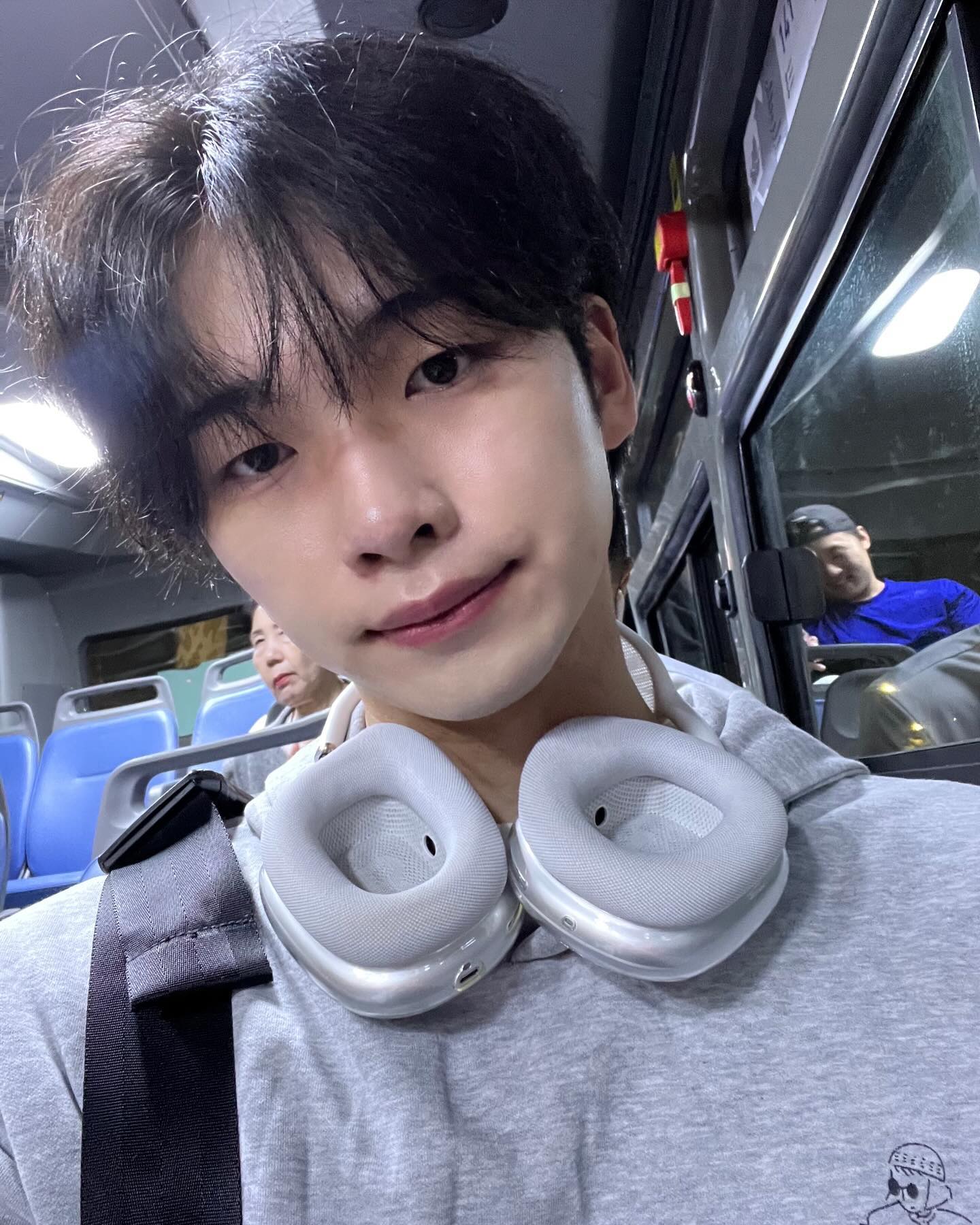 짧은 다리 파다닥
.
.
.
.
.
.
.
.
.
.
#마루킁킁 #마루쫑긋 #마루덥석 #총총총총총 #짧은다리파다닥