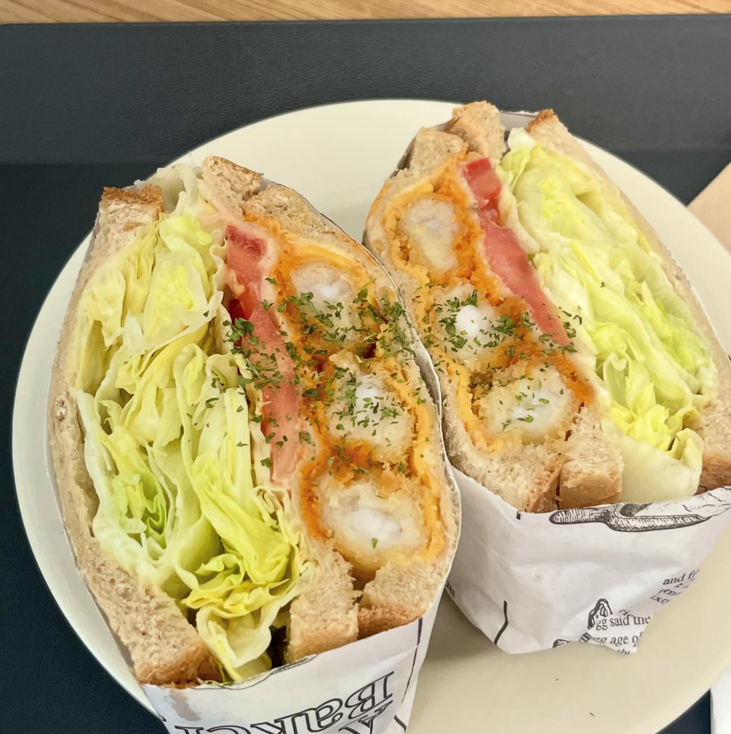 #모어샌드위치 🥪
통새우튀김샌드위치 🍤
★ ★ ★ ★ ☆ 

샌드위치 종류가 다양함. 배달 위주 가게인듯한데, 가게 위치가 접근성이 떨어져 사람이 많이없는 느낌이었음. 
양많고 가격도 괜찮고 신선하니 맛있음. 
통밀빵이 두겹이라 더 배부른 느낌이었음.

📍부산 금정구 금강로 255-6 1층

#부산 #부산맛집 #부산맛집추천 #부산대 #부산대맛집 #주산대맛집추천 #먹스타 #먹스타그램 #먹스타맞팔 #먹스타그램🍴 #먹스타그램촵촵 #먹스타그램🐷 #먹스타스램