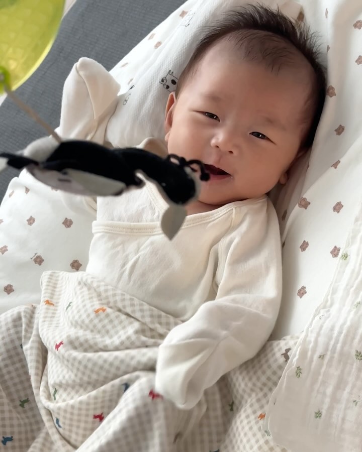 #베베요한 #태어난지40일 ❣️
매일 매일이 다르다는 말이 뭔지 실감하는 요즘
나도 엄마가 처음이라 부족한 부분이 많지만
알아서? 건강하게 쑥쑥 커주는 우리 요한이에게 감사..
내 아기 많이 많이 사랑해 ✿˘◡˘✿