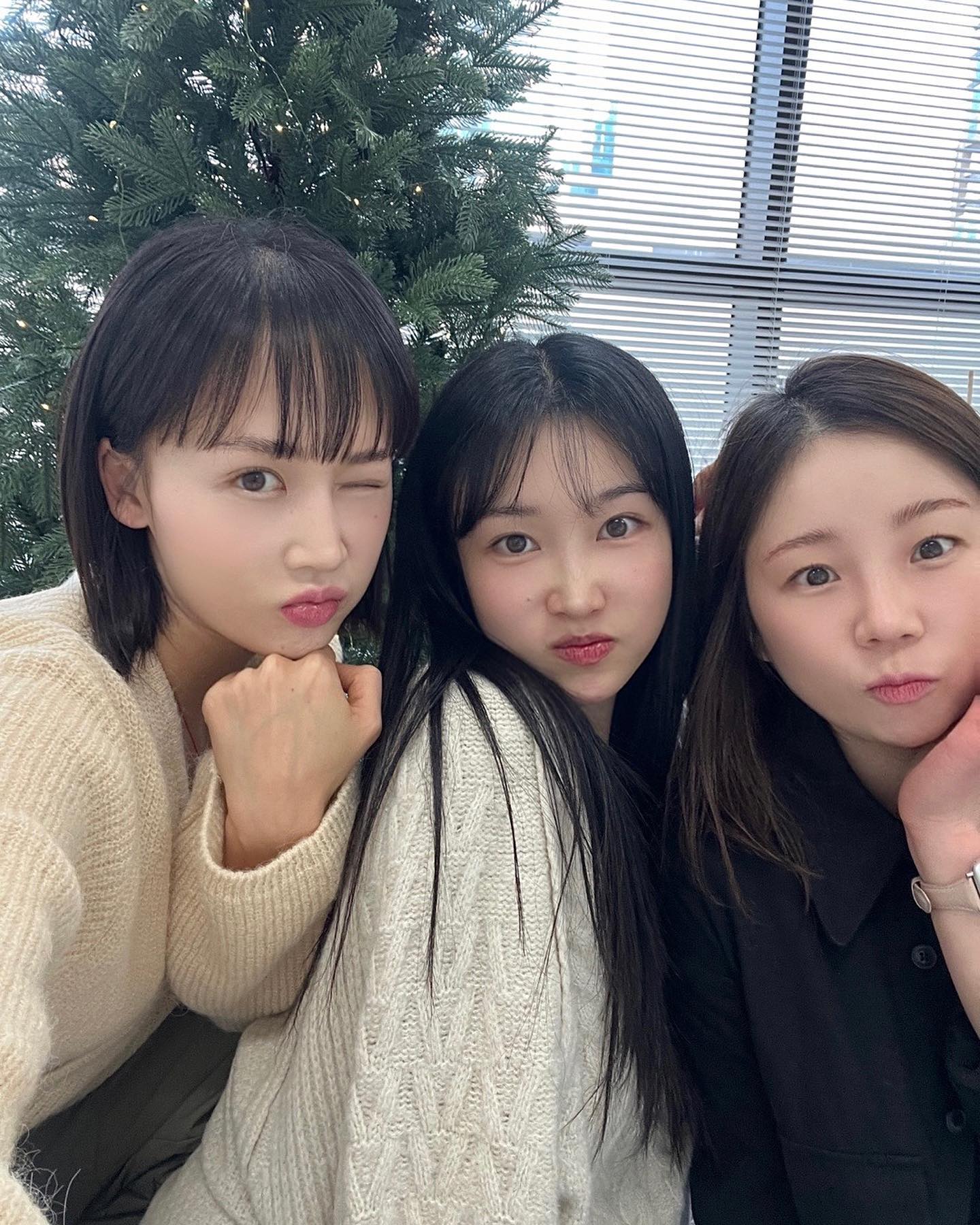 우리 입술 곱창같당 ㅋㅅㅋ 
다음엔 곱쏘 하러 갑시다🖤
#미리크리스마스
koi_brow