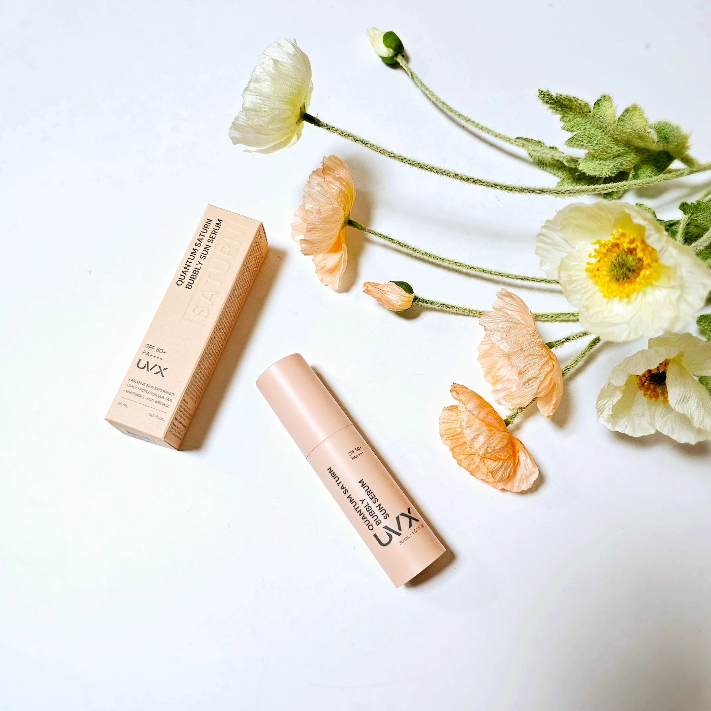 #협찬 uvx_suncare 
#새턴버블리선세럼 #UVX
항산화 오일과 자외선 차단이 블렌딩 되어 
만들어진 버블 캡슐 제형의
유니크한 항산화 새턴 버블리 선세럼
자연스러운 피부 표현 넘 좋네요.

발림성도 좋고 버블제형이 매끄러운
피부에 착붙~ 속은 촉촉하고 겉은 
보송보송한 마무리!!

민감한 피부에 트러블을 일으킬 수 있는
유화제를 사용하지 않아서 좋더라구요.

피부 들뜸 없이 피부 파워 밀착으로
쫀쫀하게 베이스 메이크업을 꽉
잡아주는 화잘먹 선크림~

스틱형이라 휴대하기도 딱이에요.

#여자선크림 #건성선크림 #피부보습 
#선세럼 #버블리선세럼 #08L #패션 
#음식 #세럼 #뷰티 #신상품나왔을땐 
#여행 #일상 #수분선크림 #선에센스