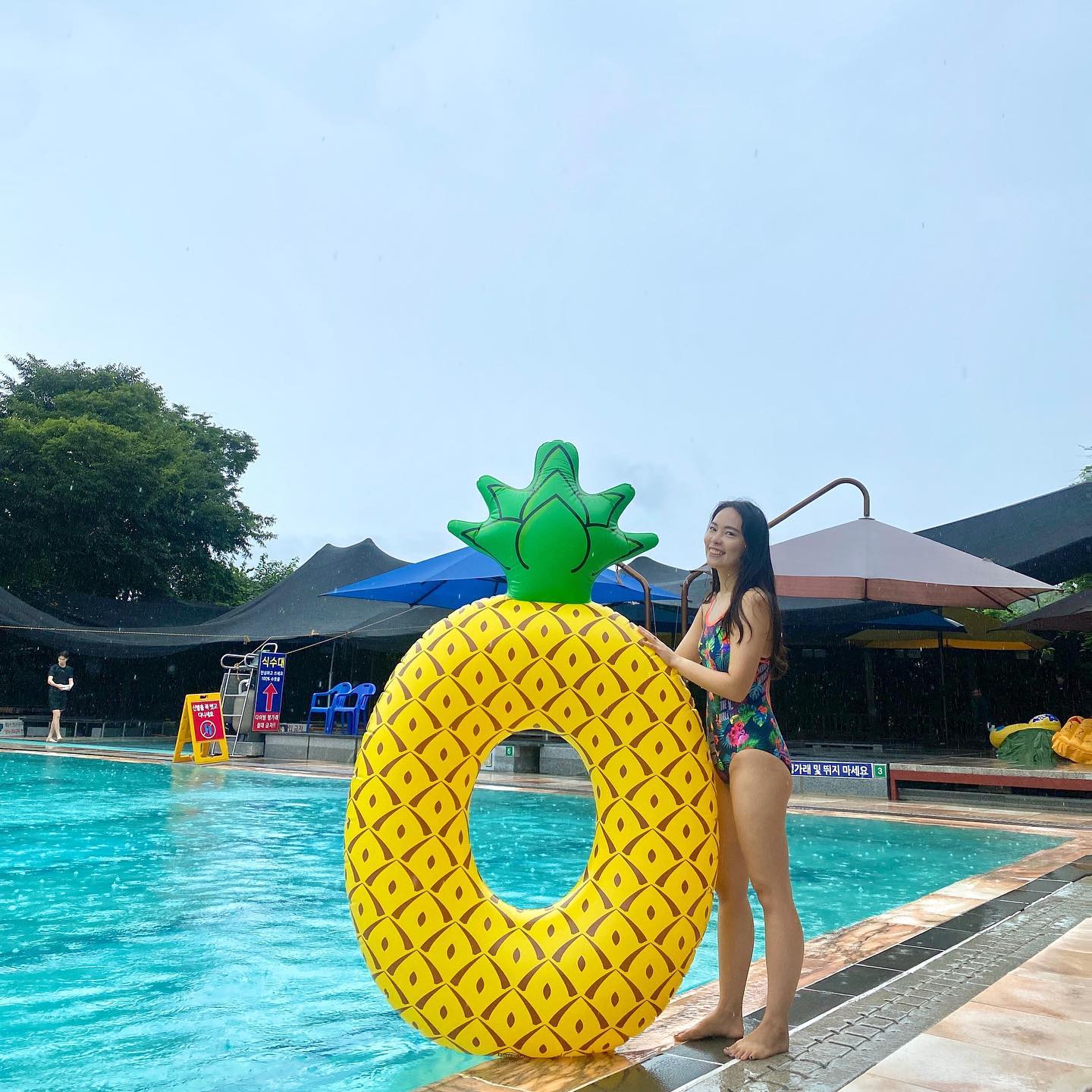 올핸 못가나했는데 막바지 여름휴가로 다녀온 #통일로워터파크 

덕분에 알차게 잘 보낸하루💙 
물놀이는 언제나 즐거워🏊🏻‍♀️👍🏻😍🧜‍♀️

#여름휴가 #통일로 #통일로수영장 #통일로워터파크🏄‍♂️ #휴가#여름#물놀이#워터파크 #소통#수영인#수영하는여자 #수영스타그램 #오수완 #오운완 #바베큐파티 #펑키타수영복 #수영장 #경기도워터파크#경기도가볼만한곳