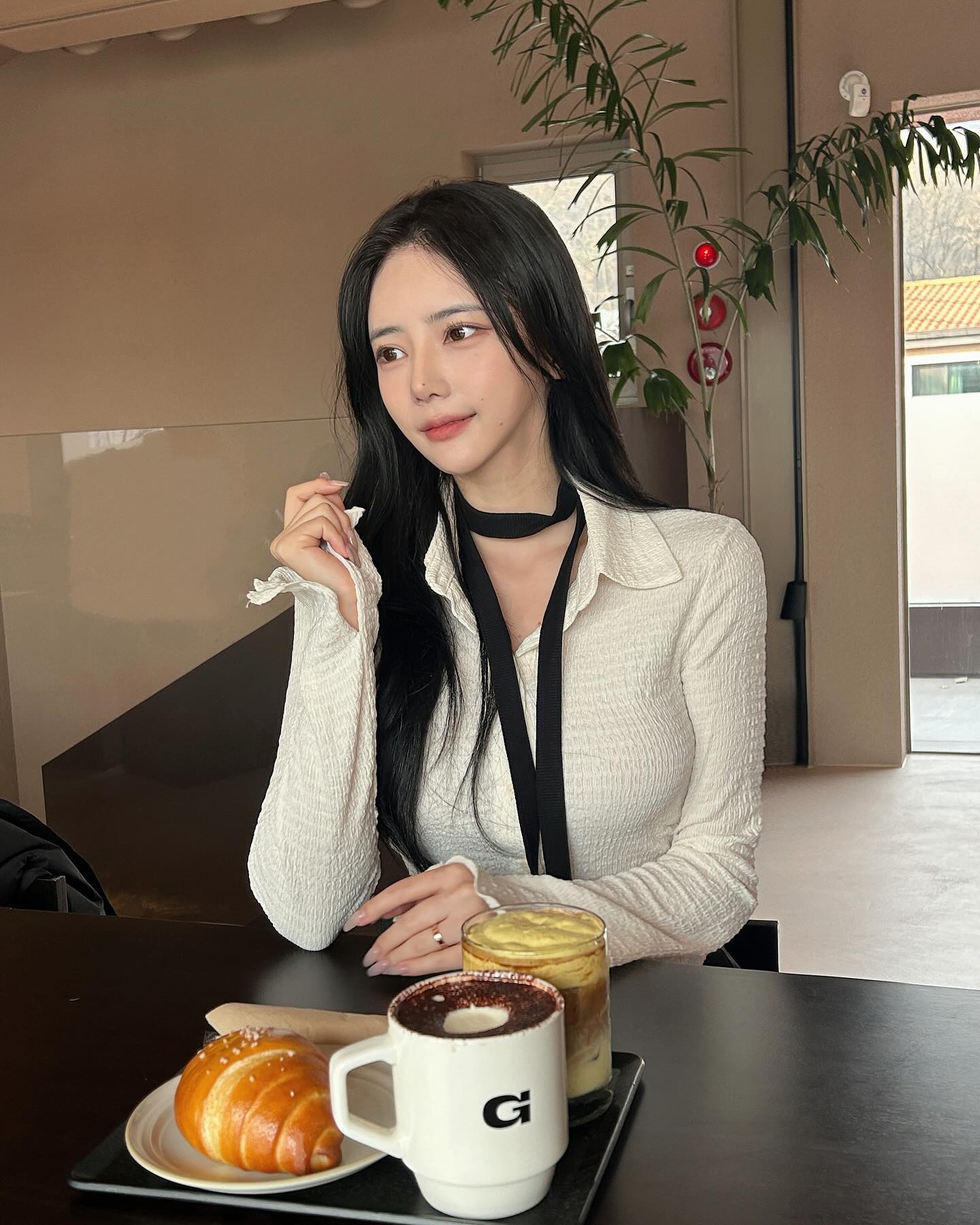 요새 기카에 빠졌는데 너무 돼지가 되버렸다.,.
매일을 다이어트 하기로 다짐하지만
세상엔 너무 맛있는게 많은걸🤷🏻‍♀️🤷🏻‍♀️

다음주 수술 전까지 다 먹어버려야지🥹
잘가라 내 쓸개.,..🥹🥹🥹