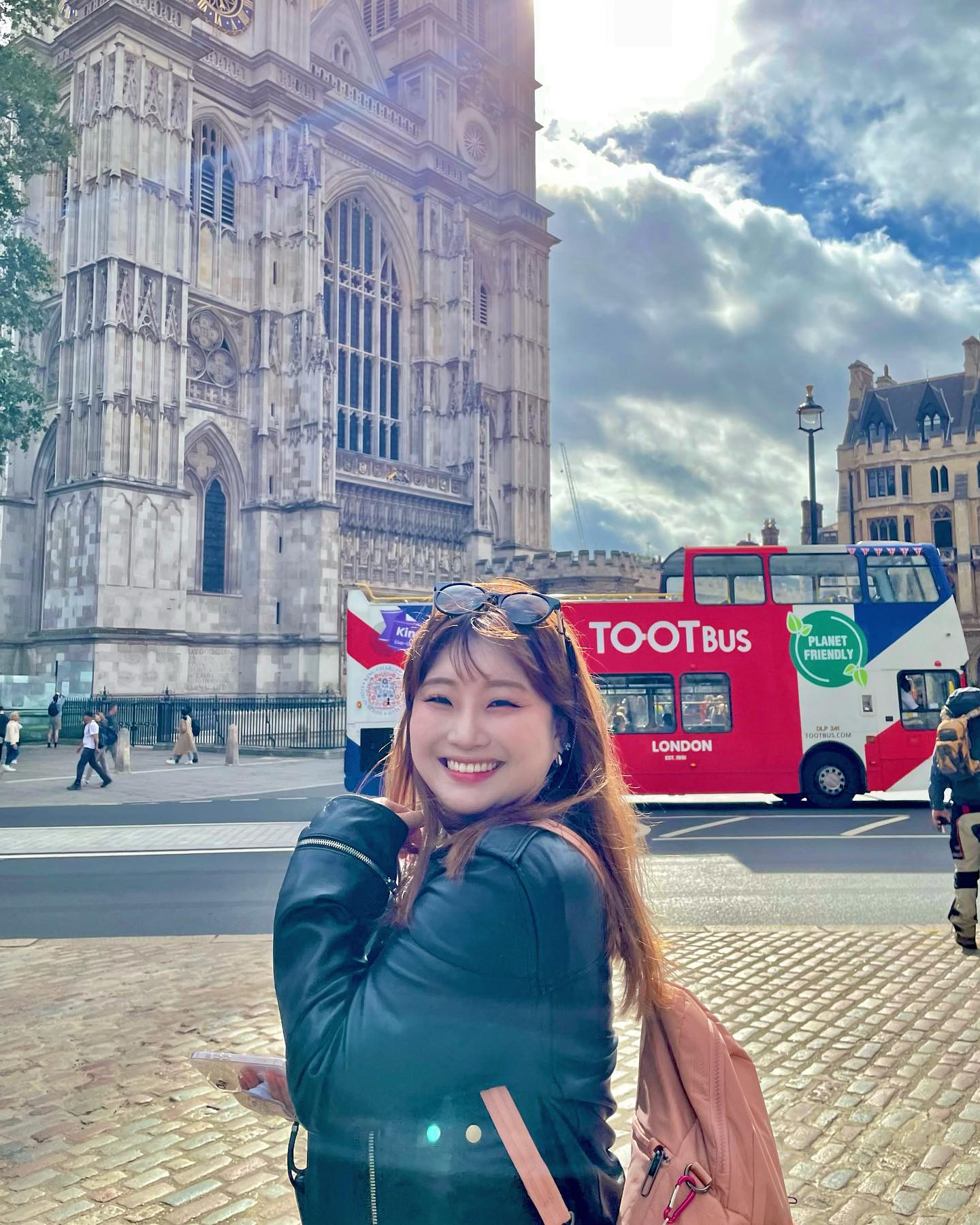 #뮤젤_영국 🇬🇧
(저장/공유) 영국에서 꼭 들러야할 곳!
⠀
1066년 이래 대관식과 주요 행사가 진행될 정도로 
영국 왕실과 영국인들에게 중요한 웨스트민스터 사원🕍
✨고딕 양식의 걸작으로도 여겨지며 정교함이 포인트!
⠀
@@ 영국 여행 같이 갈 사람 💖 @@
⠀
⠀
🕍 Westminster Abbey <웨스트민스터 사원>
🕍 런던 웨스트민스터에 위치한 고딕 양식의 거대한 성공회 성당
서쪽으로는 웨스트민스터 궁전과 인접해있답니다!
⠀
▫️내부 촬영은 불가하다는 점 참고!
⠀
==================================
📍#웨스트민스터사원 Westminster Abbey
📍Dean's Yard, London SW1P 3PA 
☎️  +44 20 7222 5152
==================================
⠀
muse.l_universal 계정을 팔로우하시면 더 다양한
여행 / 패션 정보를 보실 수 있어요!
⠀
#영국여행 #영국 #유럽 #유럽여행 #여행스타그램 #여행꿀팁 #여행크리에이터