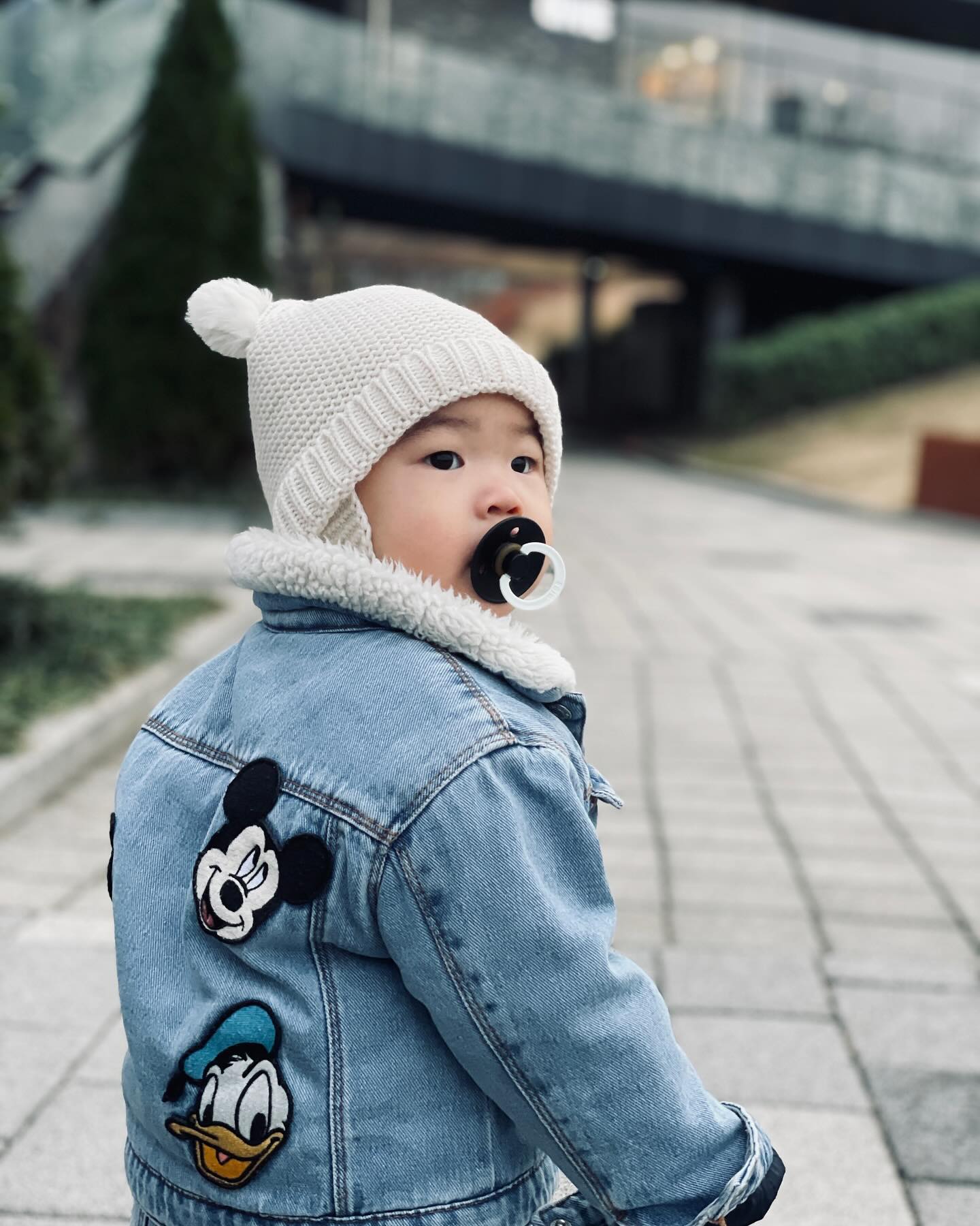 ⭐️🌟
날씨가 좋았던 주말 ➰
이제 걸어서 산책하꾸야아
뒷모습 형님포스 장난없네🤭