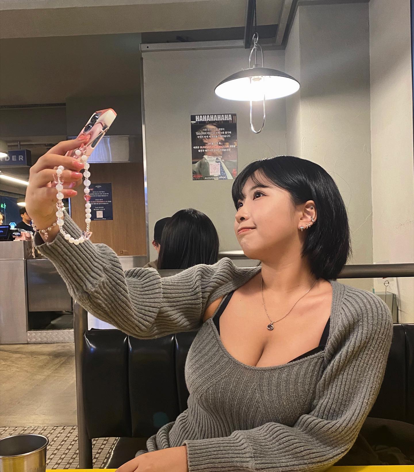 _asuwiish : 아 누가 햄버거집에서 셀카찍어~~