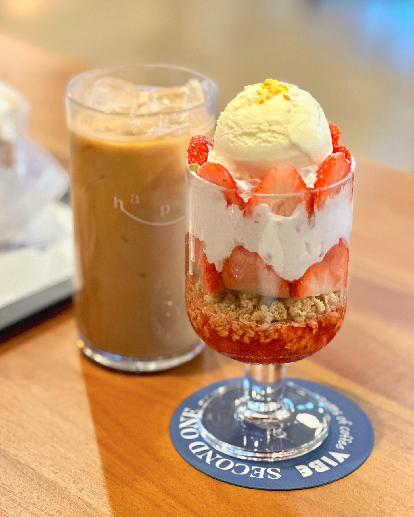 #딸기시즌 쏴리질러 🍓✨
_