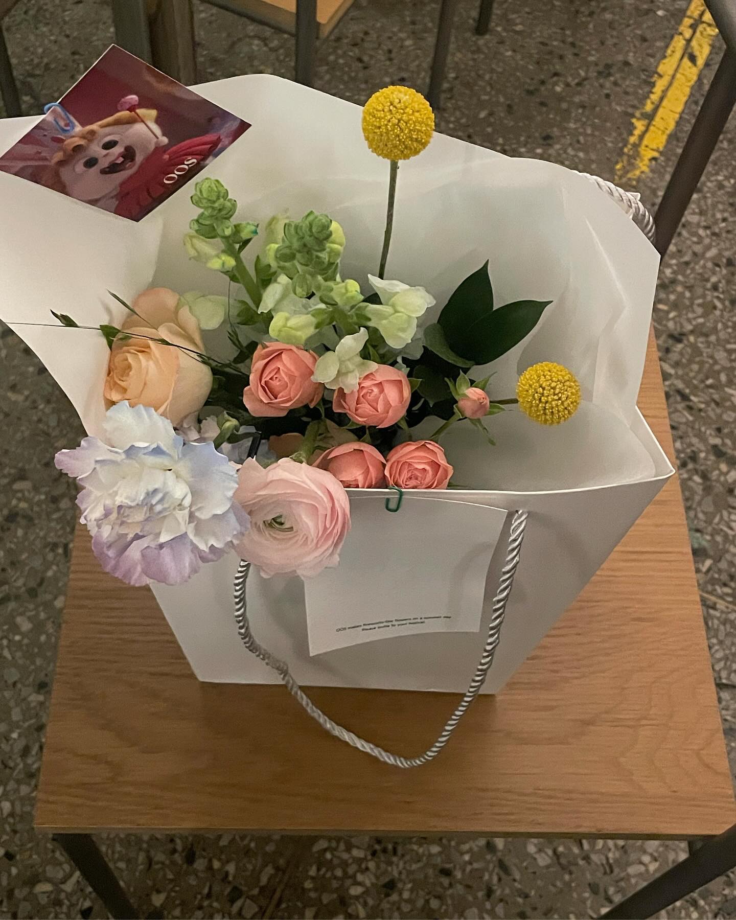 꽃사주는 멋진 남성분과 럽리한 라무새 커플🍷🫧
벙개만남 죠았다🤍