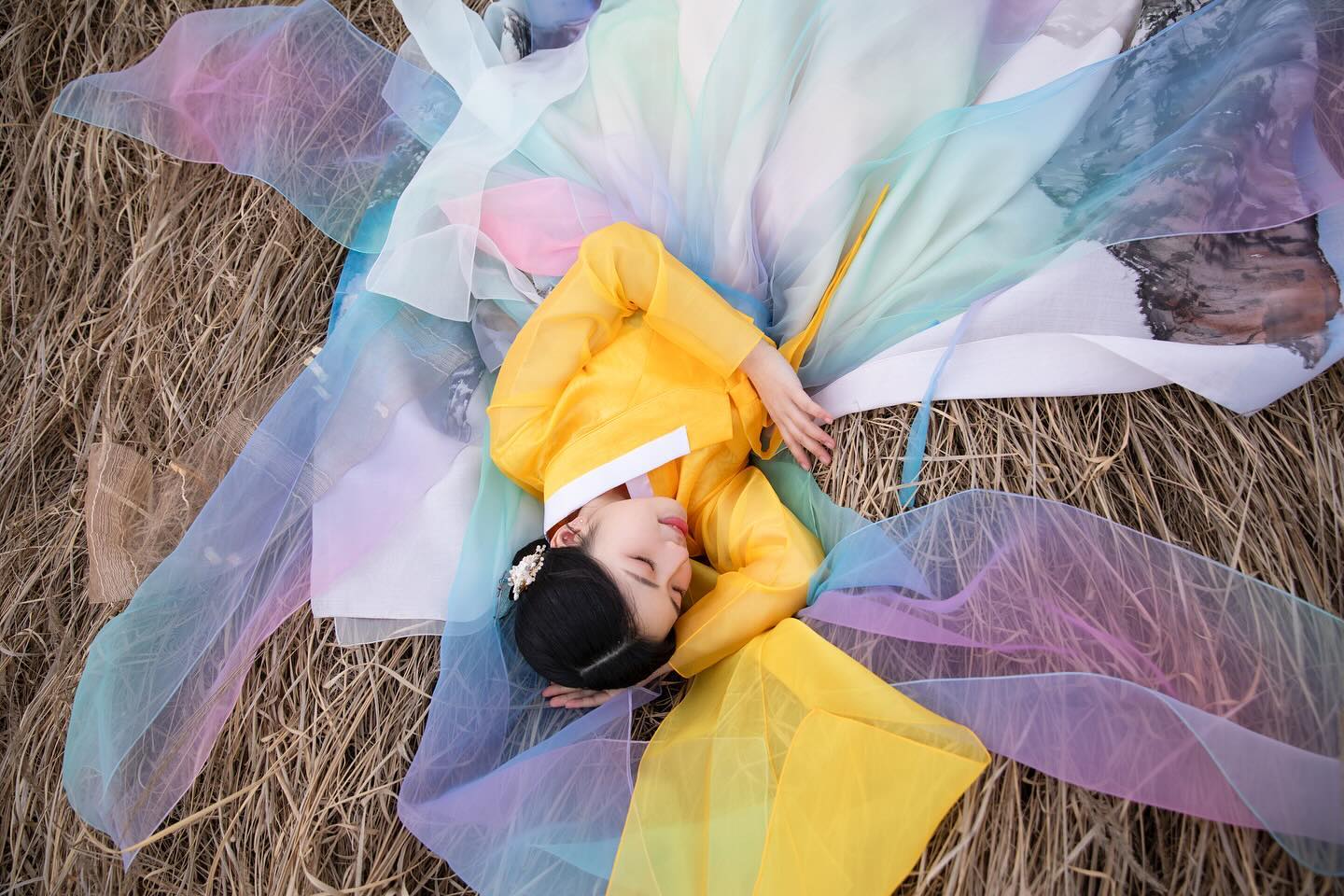 🌾
.
.
.
.
.
.
.
.
.
.
.
.
.
..
.#한복 #한복스냅 #한복모델 #한복대여 #한복코디 #hanbok #hanboksnap #hanbokphoto #koreafashion #koreatravel #souel #hanbokkorea #韩服摄影 #外国人韩服摄影 #韩国旅行 #首尔旅行#拍摄咨询欢迎 #韓國攝影師 #韩服摄影 #外国人韩服摄影 #韩国旅行 #한복촬영 #경복궁 #gyeongbokgung