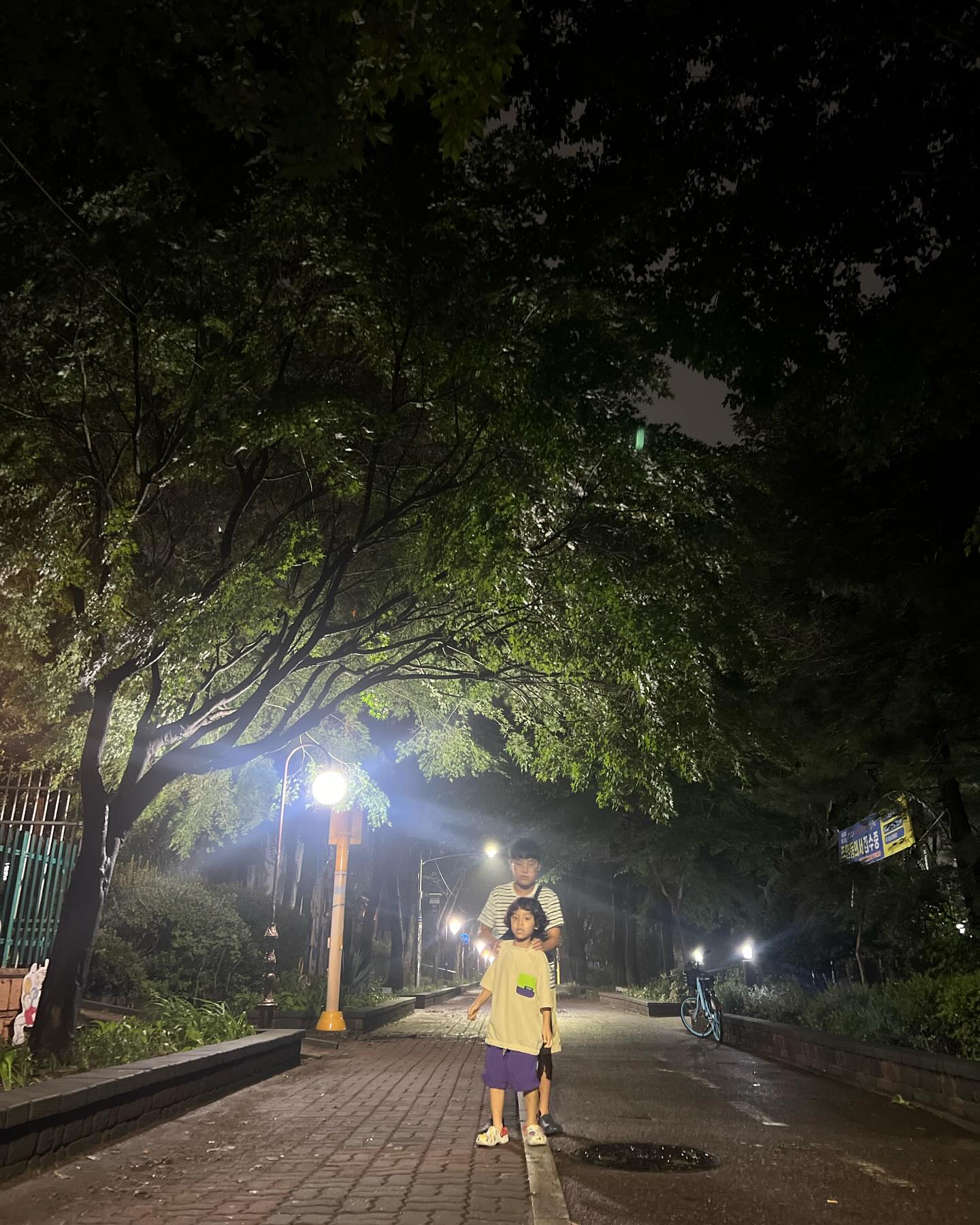 태후가 너무좋은 태빈
더워도 형아 등 무릎 어디든 닿아있기
#5살차이