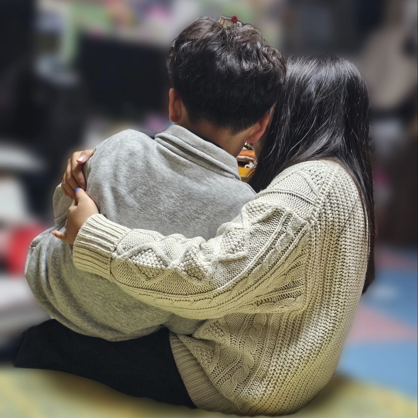 마음 달래주고 토닥여주는 
첫째 누나🦸‍♀️
친구 같이 놀아주고 함께 크는
둘째 누나🦹‍♀️
.
서로에게 힘이되는 사이가 되면
정말 좋겠다💕
.
엄.빠는 너희를 응원해🥰
.
.
.

#함께하는#힘이되는#사이#다둥이#삼남매#사랑해#고마워#육아#소소한#즐거움#행복#일상#여행