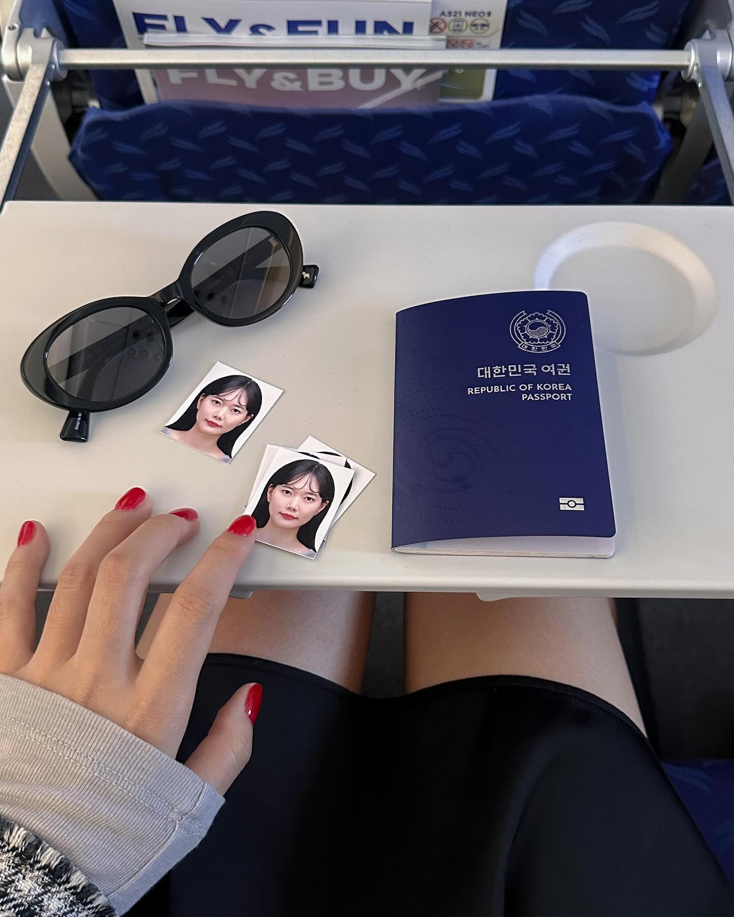 “언니야 여권만 있으면 된다”

다 결제하고 여권 때문에 못갈 뻔한 후쿠오카 여행
기간끝난 여권, 후다닥 재발급 받을 수 있게 도와주고
이쁘게 보정까지 해주신 덕분에 여행 무사히 출발 🛫🇯🇵

#서면증명사진 #서면여권사진 은 #뉴욕사진관 입니다